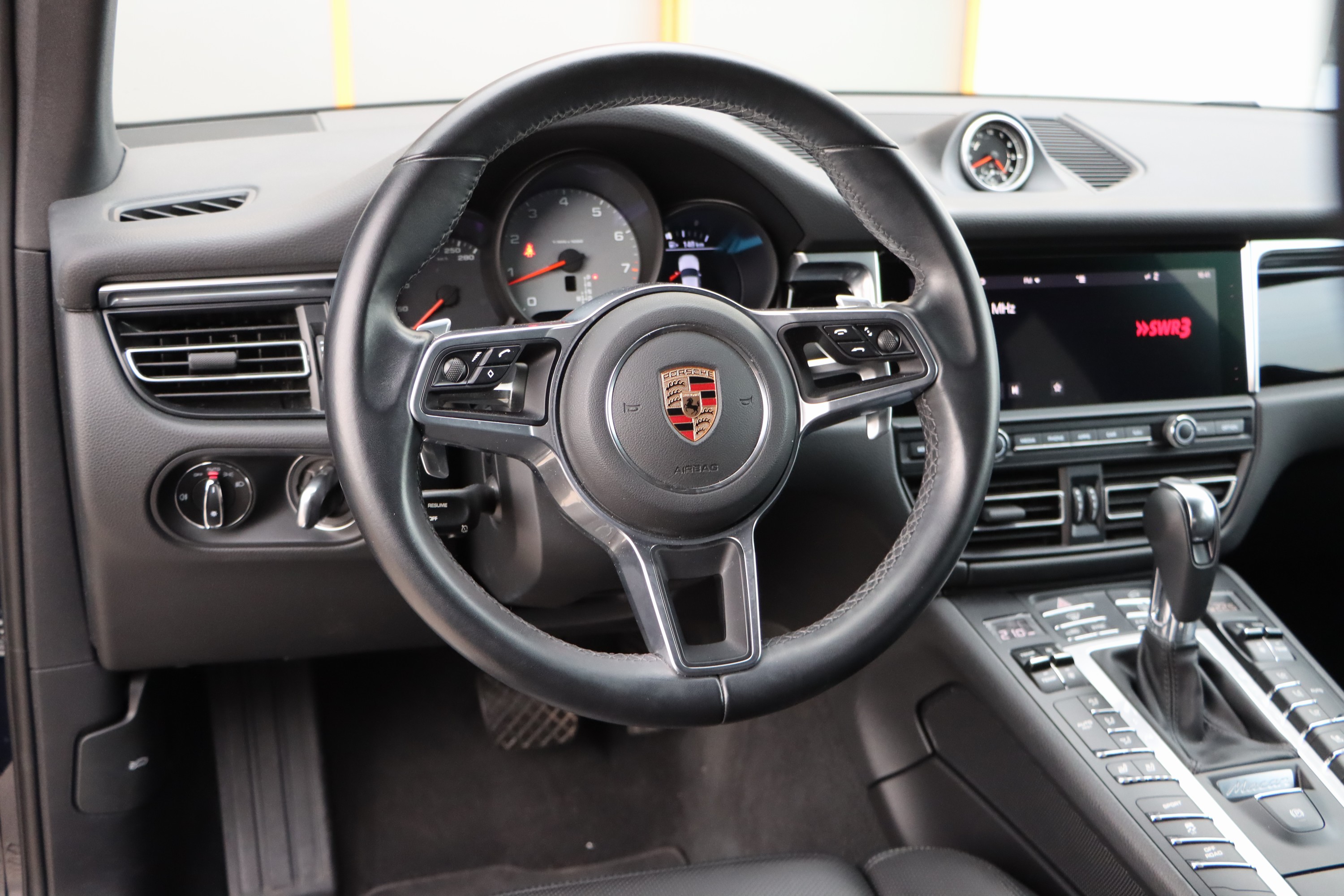 Detail h: Porsche Macan S, Fahrgestellnummer: WP1AB2A5XMLB31766, EZ 01/2021, 1. Hand, Laufleistung ca. 40.300 km, HU 02/2026, 260 kW/354 PS, 6-Zylinder, ...