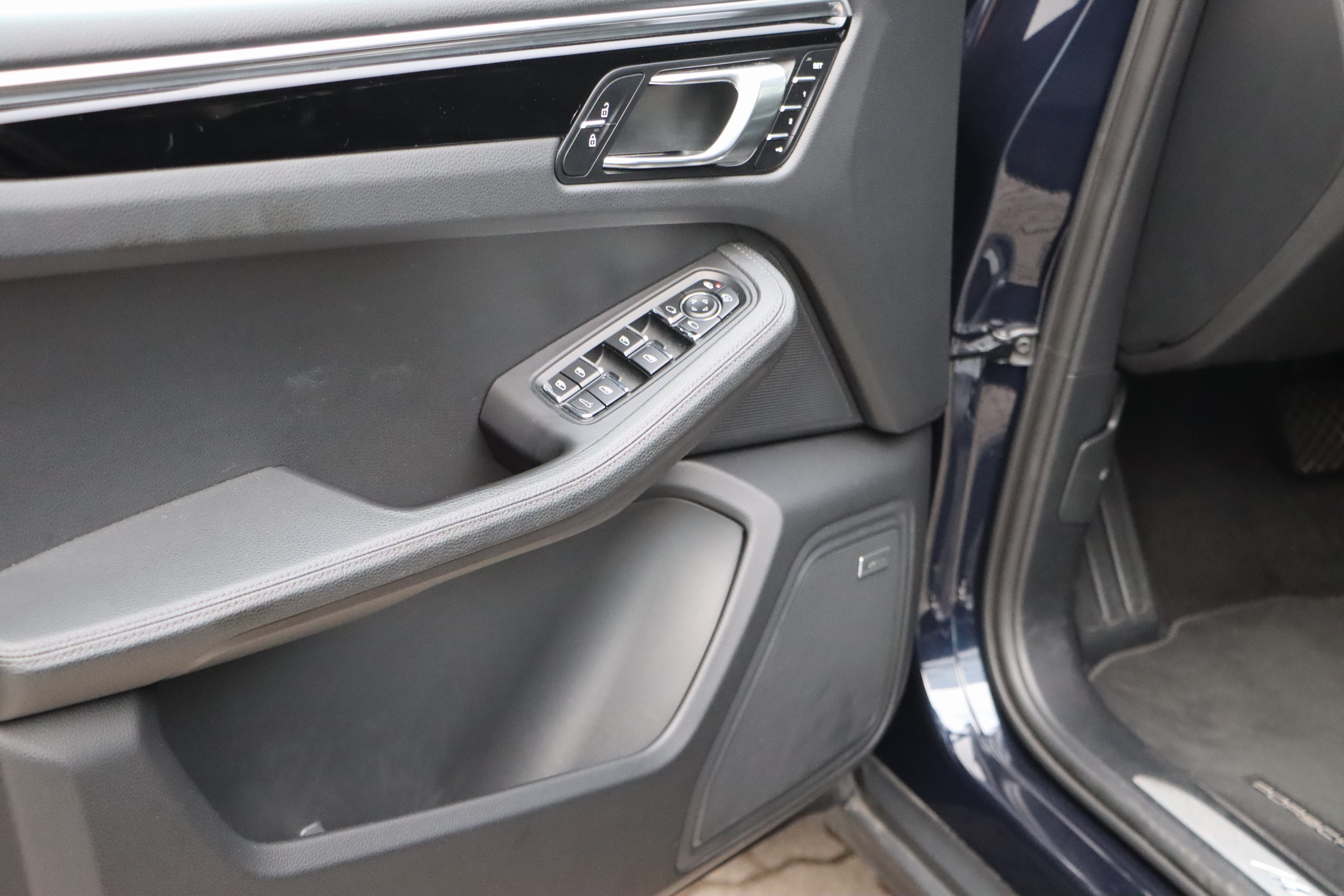 Detail n: Porsche Macan S, Fahrgestellnummer: WP1AB2A5XMLB31766, EZ 01/2021, 1. Hand, Laufleistung ca. 40.300 km, HU 02/2026, 260 kW/354 PS, 6-Zylinder, ...
