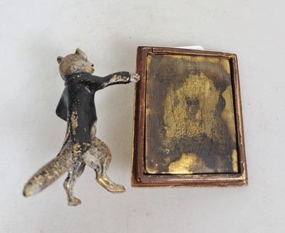 26930736e - Wolf im Frack mit Gemälde nach Claude Monet, Wiener Bronze, sign. Franz Bergmann, ...