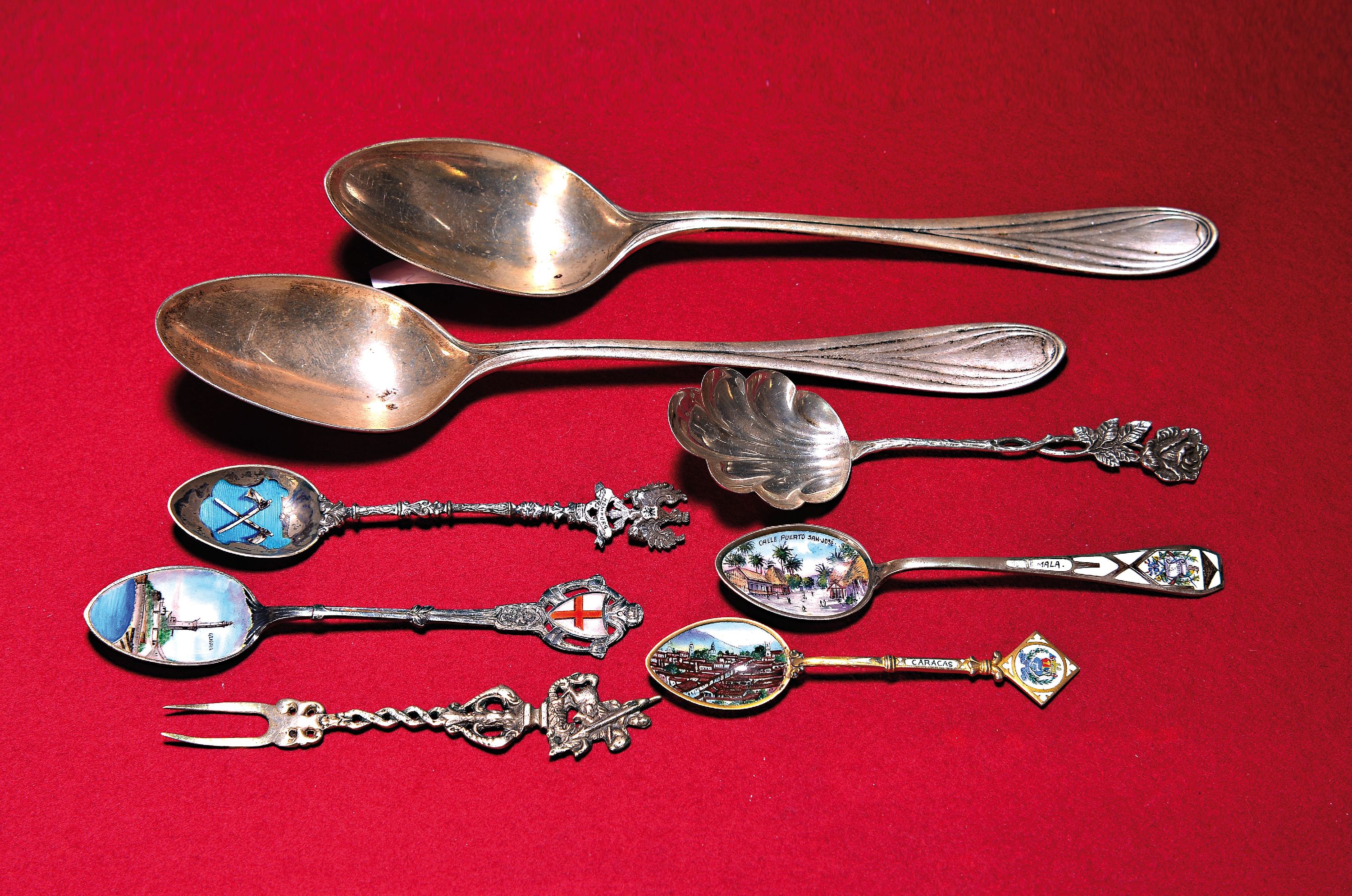 Konvolut Löffel, überwiegend Silber, 19./20.Jh., Andenken-/Stadtlöffel (Homburg, Norderney Genua, Caracas, Guatemala; Silberlöffel und Gabel mit ...