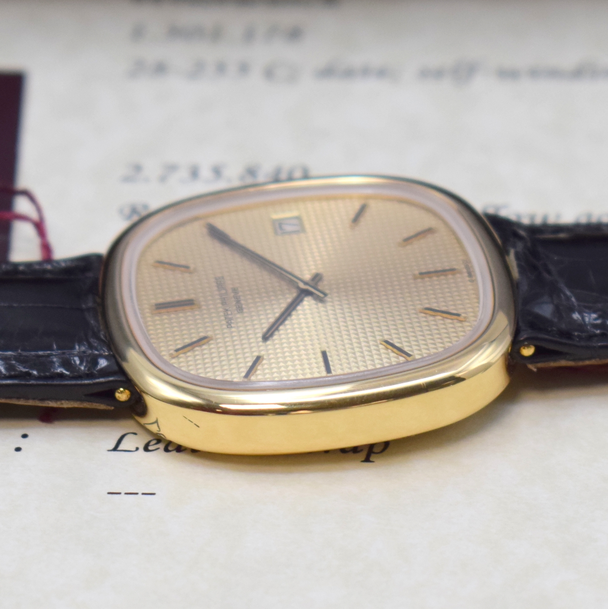 Detail c: PATEK PHILIPPE seltene Herrenarmbanduhr in GG 750/000 jumbo Ellipse D´Or "TV Screen" Referenz 3604, Automatik, Schweiz 1973, 2- teil. ...