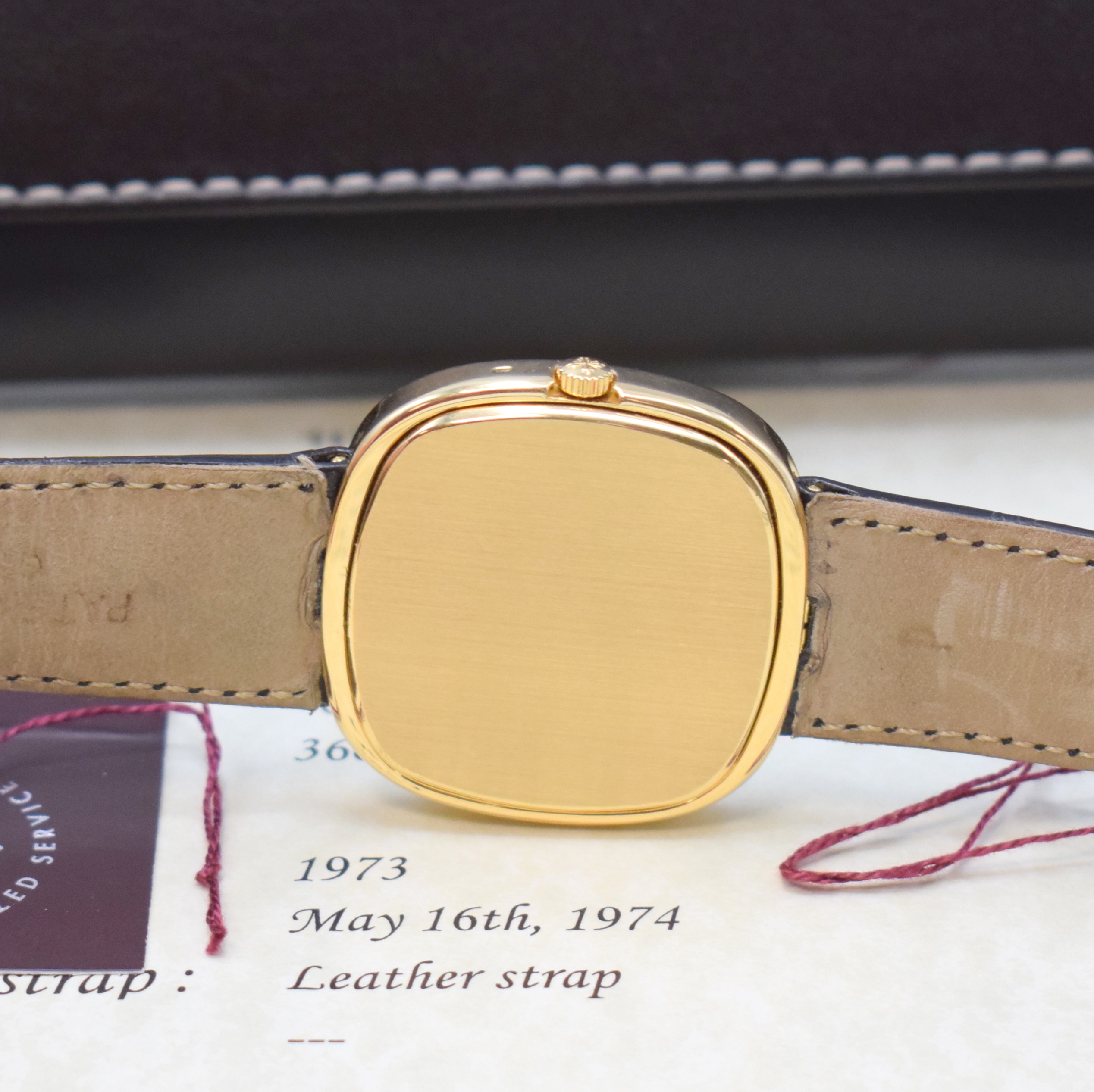 Detail d: PATEK PHILIPPE seltene Herrenarmbanduhr in GG 750/000 jumbo Ellipse D´Or "TV Screen" Referenz 3604, Automatik, Schweiz 1973, 2- teil. ...