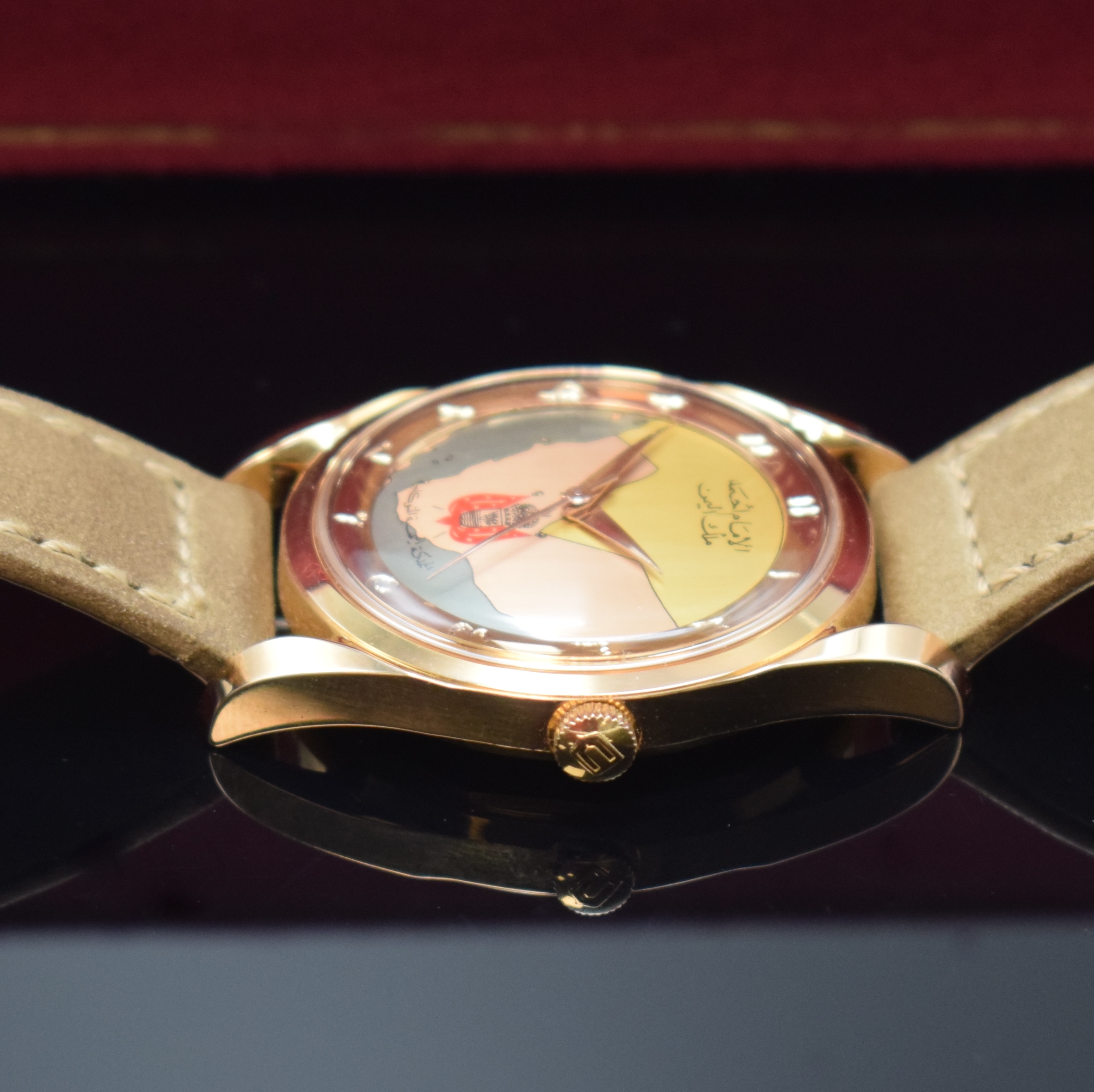 Detail d: UNIVERSAL GENEVE feine und sehr seltene Herrenarmbanduhr Polerouter De Luxe in RG 750/000 Referenz 10357 4, Automatik, Schweiz um 1957, aufw. ...