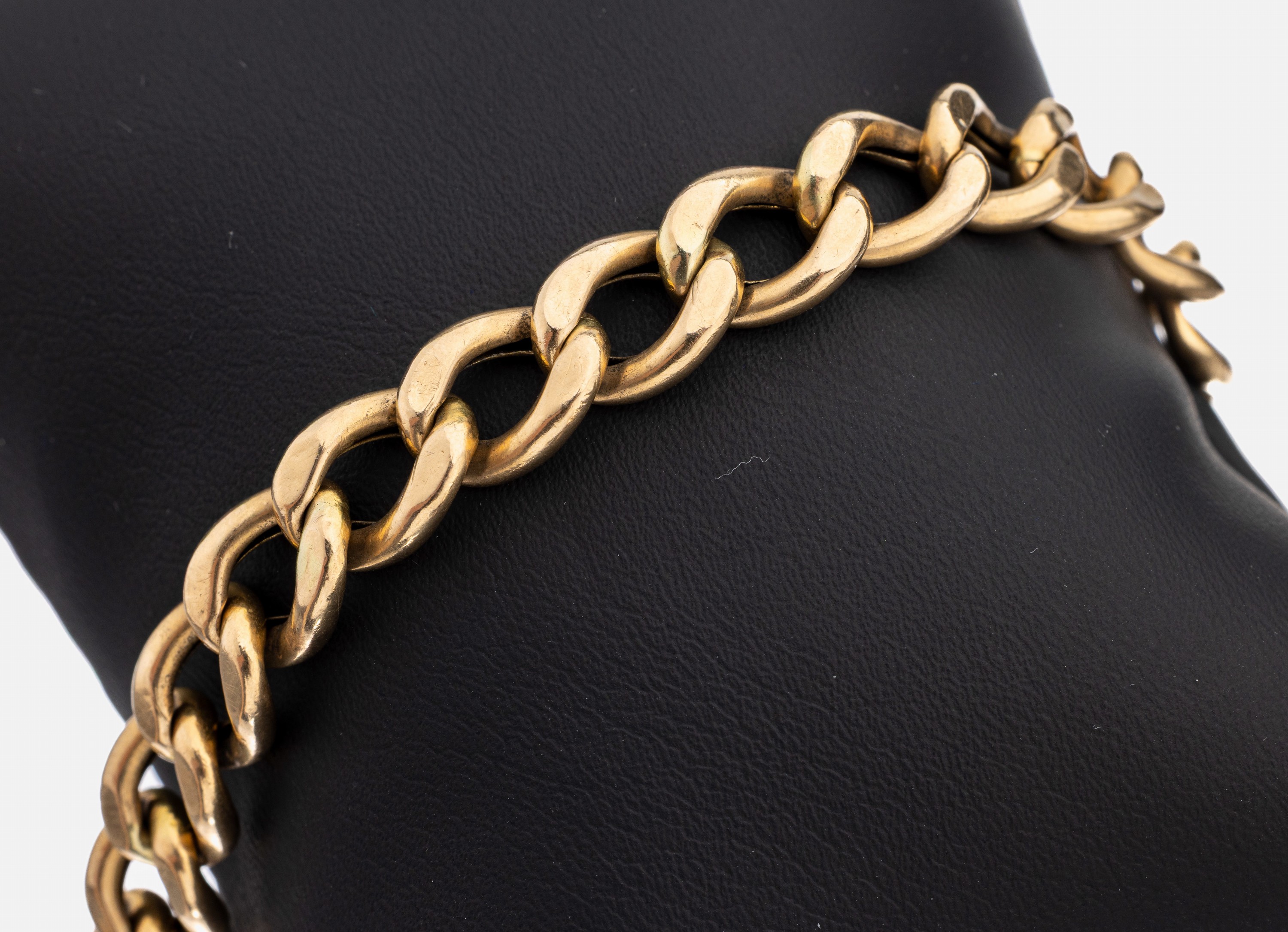 14 kt Gold Armband, GG 585/000, L. ca. 23 cm, Karabinerschließe, ca. 13.5 g, Tragespuren