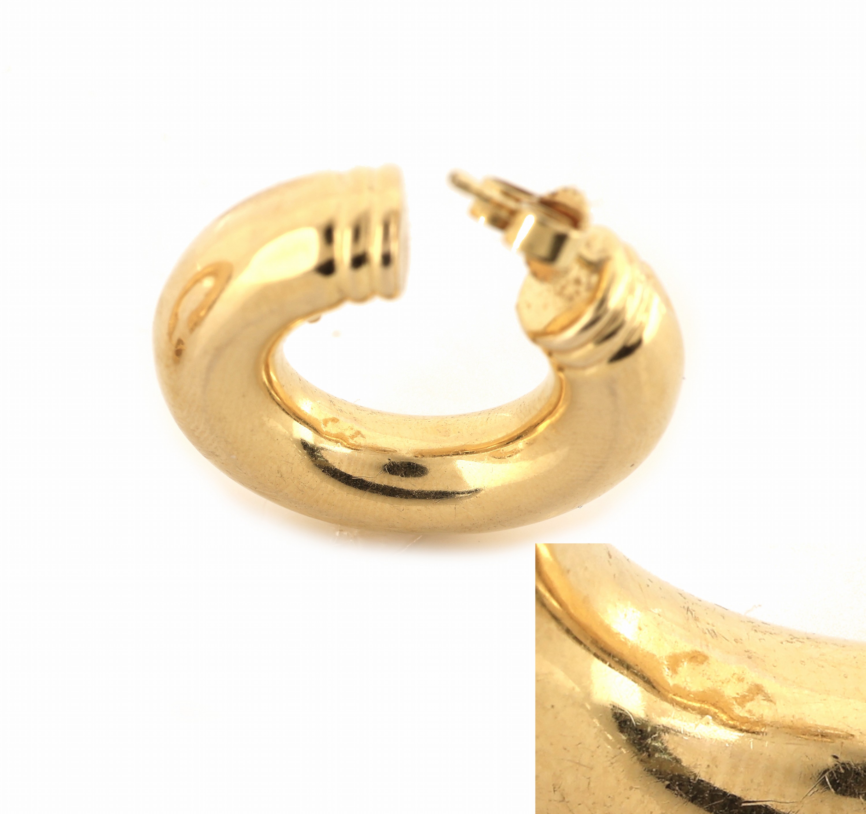 Detail b: Paar 14 kt Gold Ohrcreolen, GG 585/000, hohl gearbeitet, D. ca. 2.7 cm, ca. 7.4 g, Tragespuren, Gebr.-Spuren