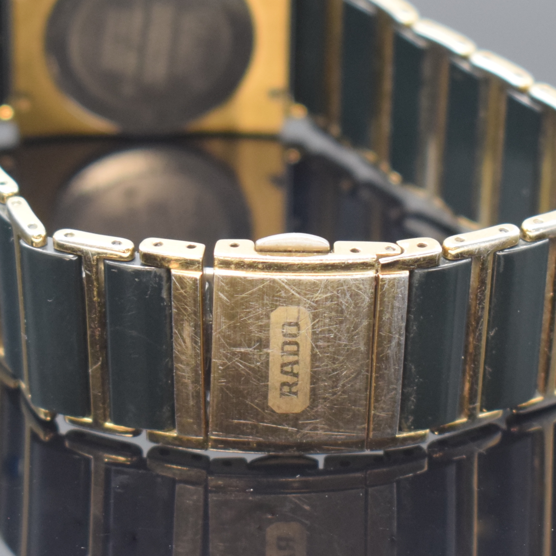 Detail b: RADO Diastar Armbanduhr Referenz 160.0281.3N, Schweiz um 1995, quarz, verg. Geh. inkl. orig. Keramikband m. verg. Zwischengliedern, dopp. Faltschl. ...