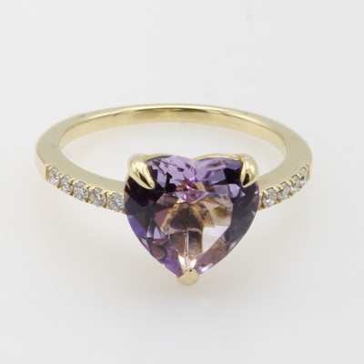 Image Ring mit Amethystherz und Brillanten, GG 585/000, Amethyst ca. 2.88 ct, 5 Brill. je ...