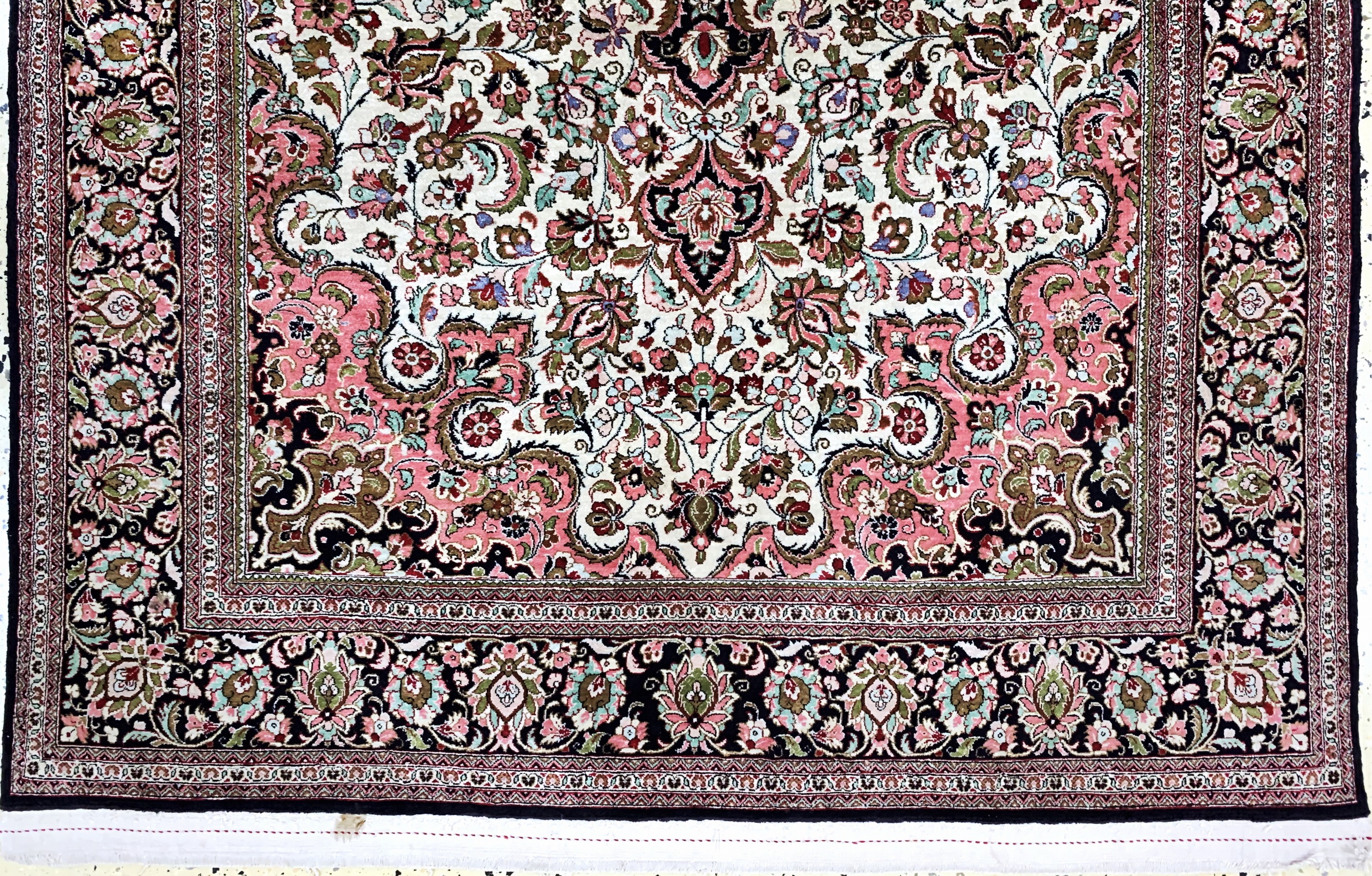 Detail c: Ghom Seide fein, Persien, Mitte 20.Jhd., reine Naturseide, ca. 204 x 133 cm, EHZ: 2