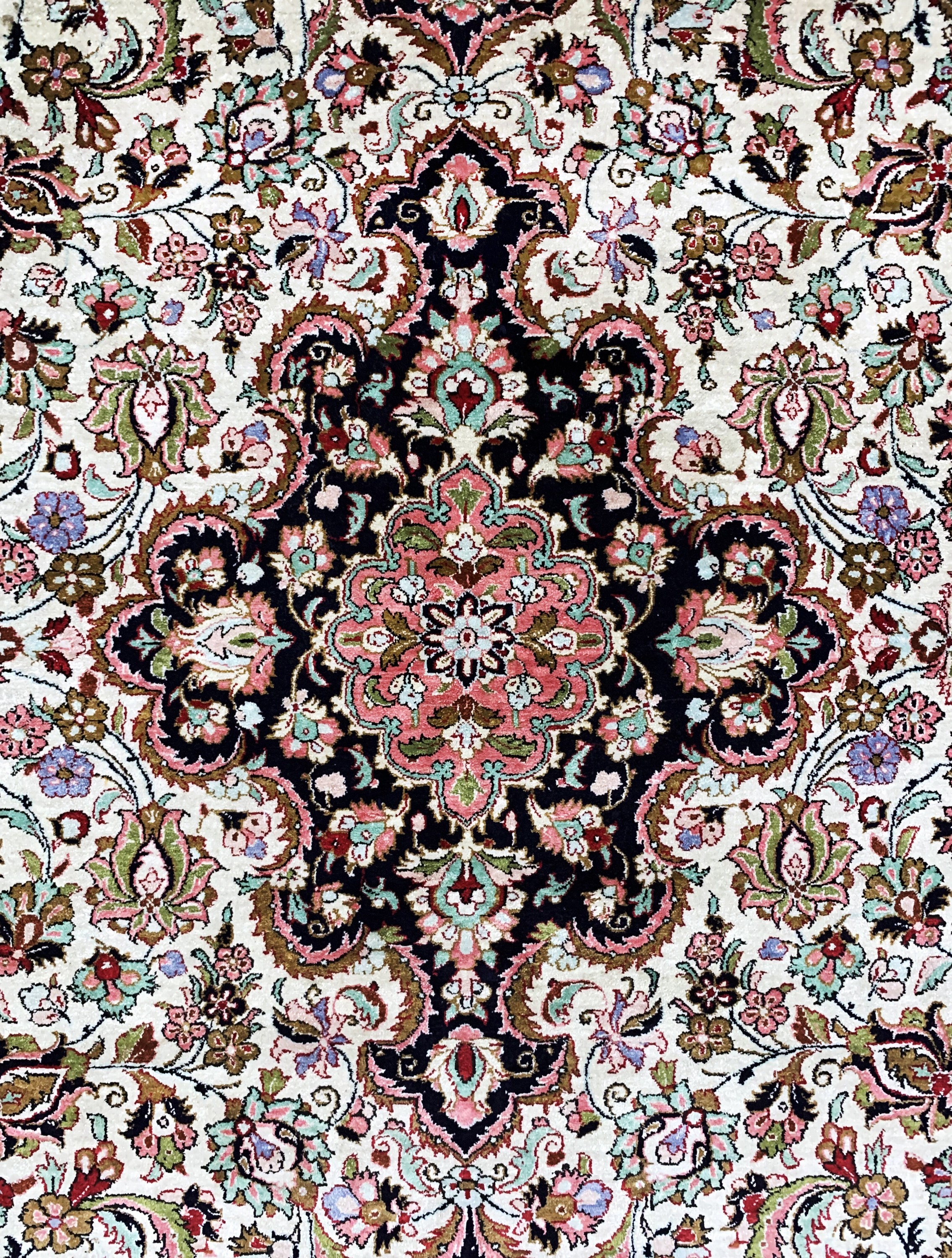 Detail d: Ghom Seide fein, Persien, Mitte 20.Jhd., reine Naturseide, ca. 204 x 133 cm, EHZ: 2