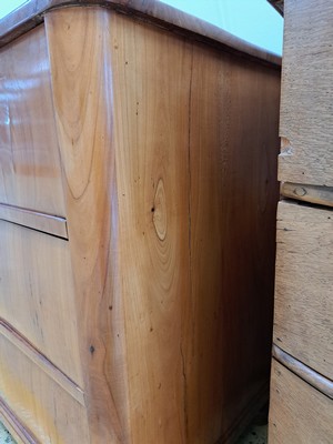26932631e - Biedermeier Kommode, deutsch, um 1830, Kirschbaumfurnier, 3-schübig, ebonisierte ...