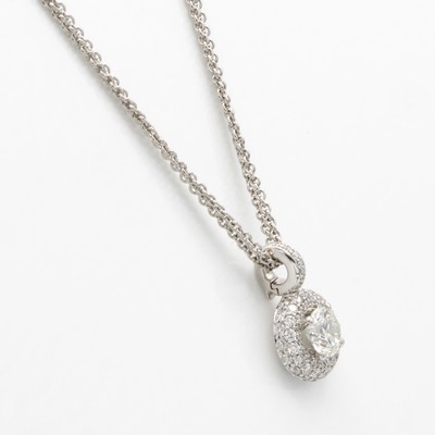 26932780a - Collier mit Brillanten, WG 750/000, Mittel- stein ca. 0.50 ct und Besatzbrill. zus. ca. ...