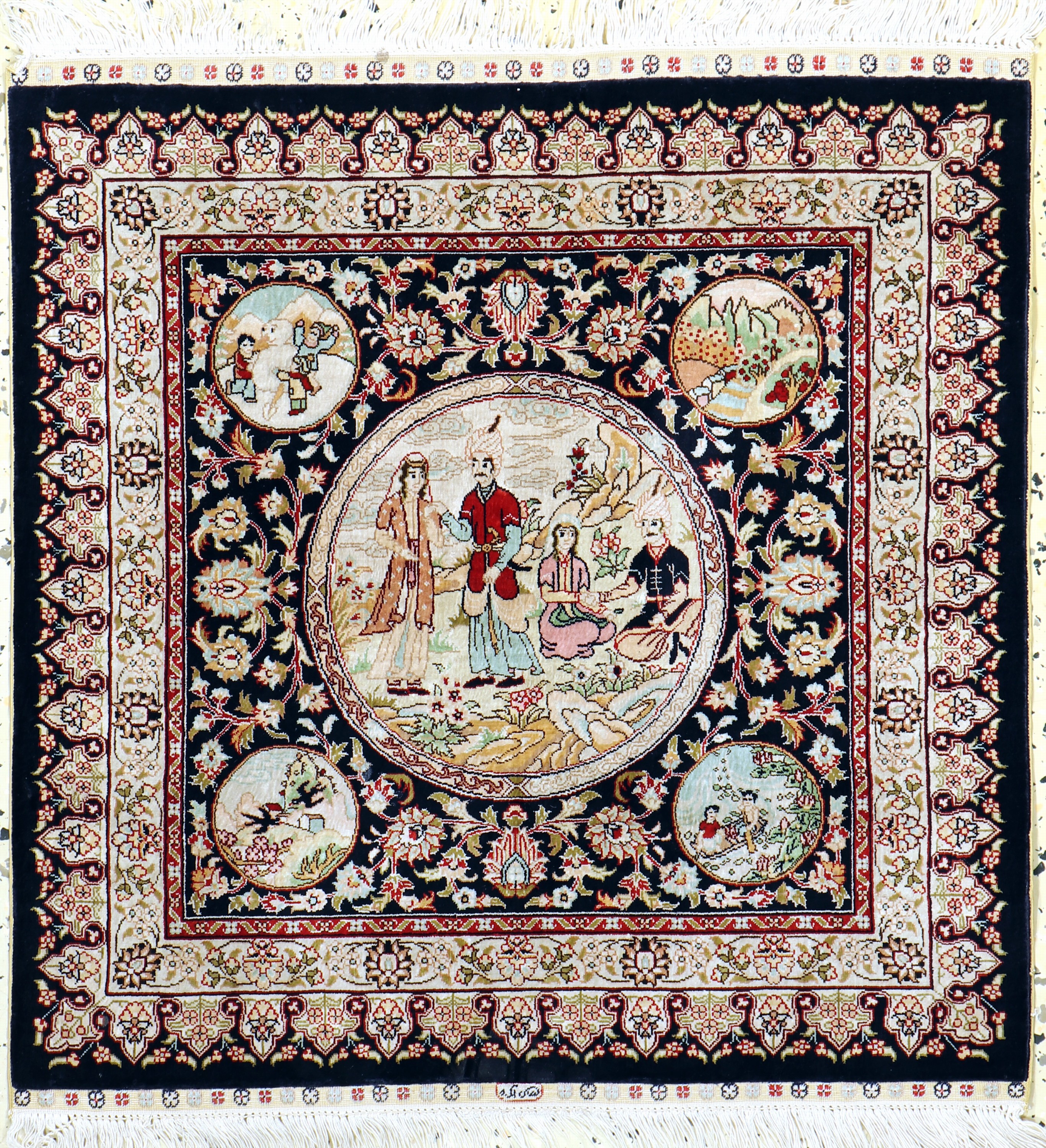 Hereke Seide, China, Ende 20.Jhd, reine Naturseide, ca. 65 x 63 cm, EHZ: 2
