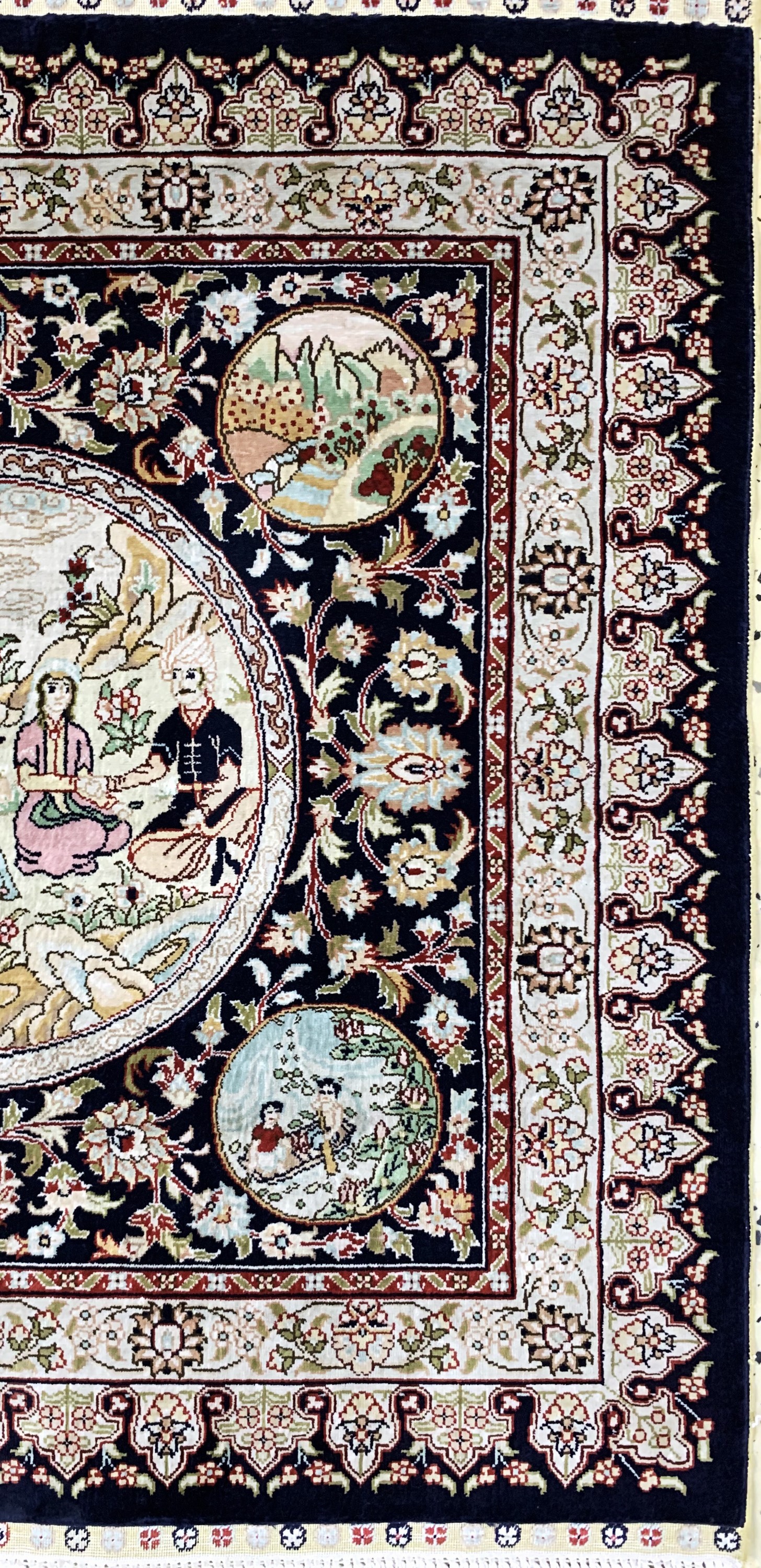 Detail a: Hereke Seide, China, Ende 20.Jhd, reine Naturseide, ca. 65 x 63 cm, EHZ: 2