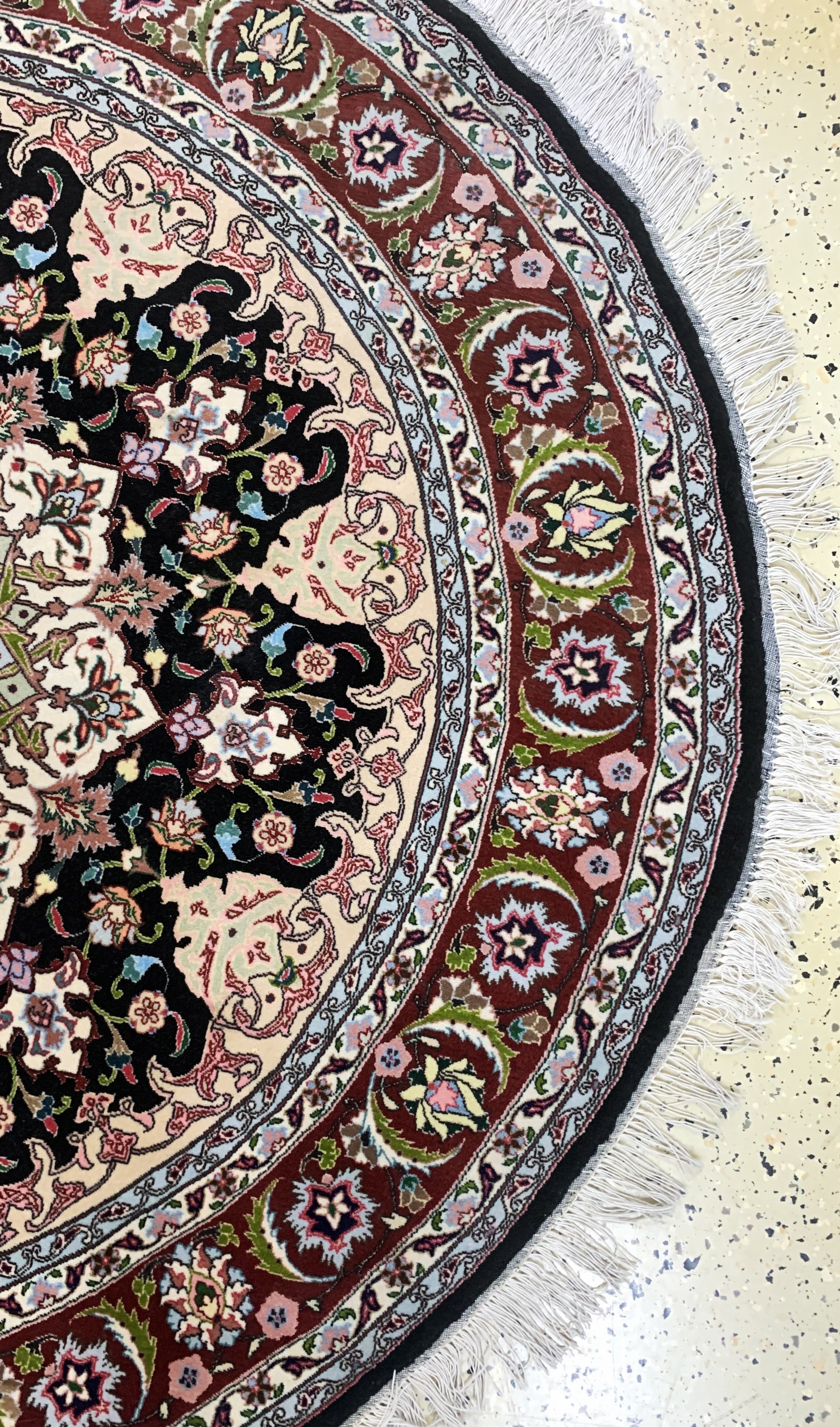 Detail d: Täbriz fein(50 Raj), Persien, Ende 20.Jhd, Korkwolle mit Seide, durchm. ca. 150 cm, ca. 500.000 Kn/qm, EHZ: 1-2