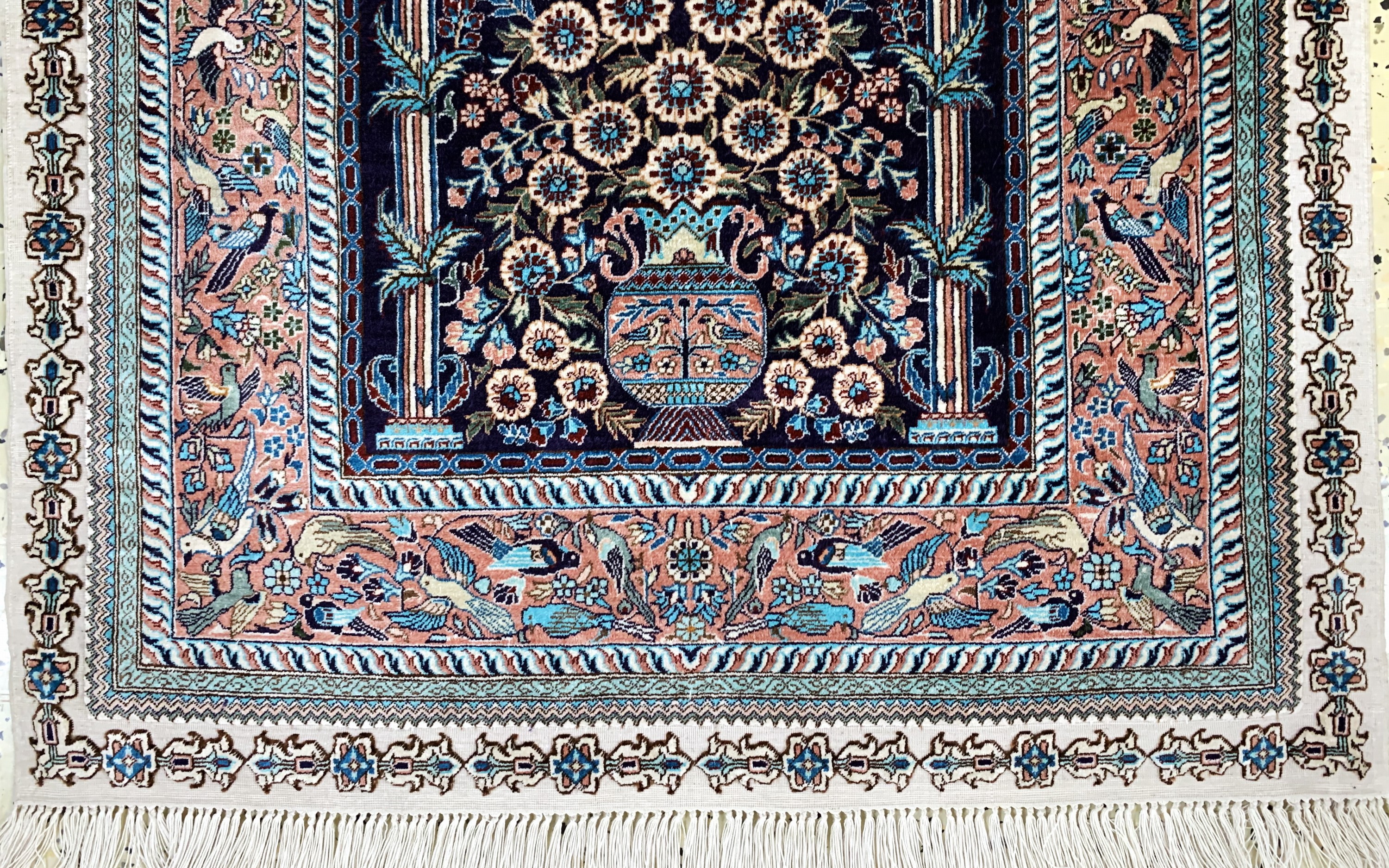 Detail b: Hereke Seide fein, China, Ende 20.Jhd, reine Naturseide, ca. 123 x 78 cm, ca. 1,0 Mio. Kn/qm, EHZ: 2