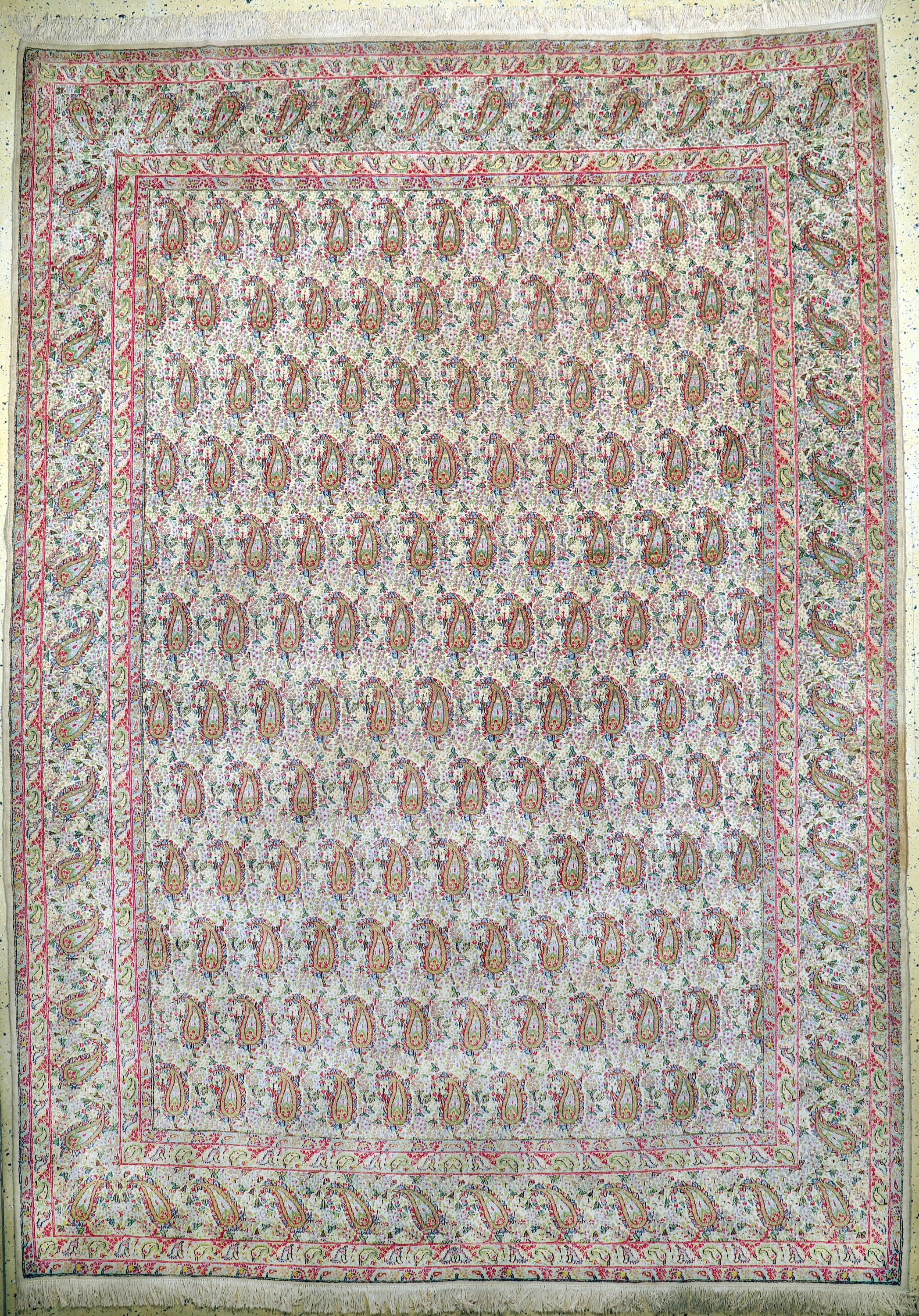 Ghom alt, Persien, Anfang 20.Jhd, Wolle aufBaumwolle, ca. 385 x 275 cm, Reinigungsbedürftig, EHZ: 2