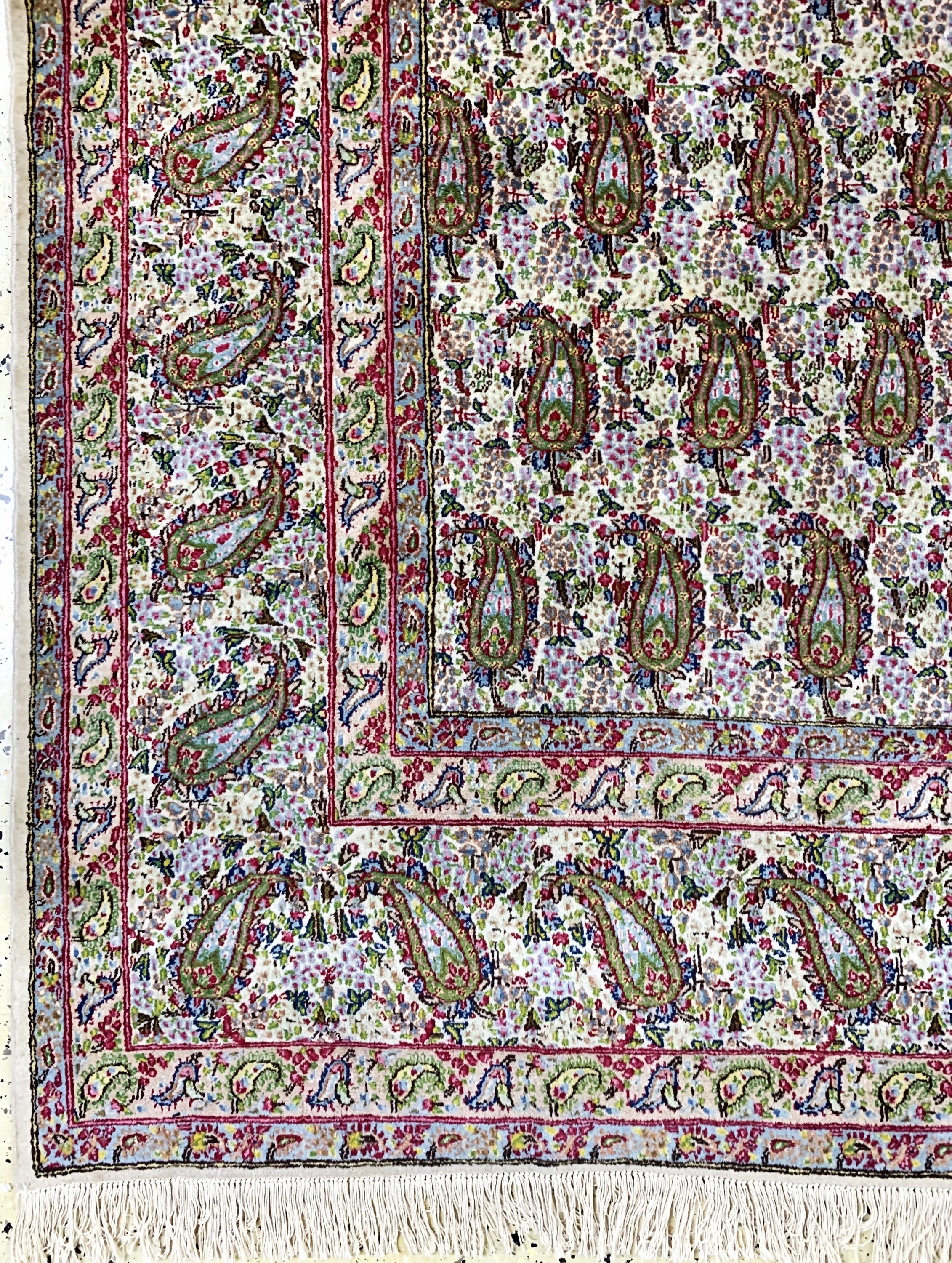 Detail b: Ghom alt, Persien, Anfang 20.Jhd, Wolle aufBaumwolle, ca. 385 x 275 cm, Reinigungsbedürftig, EHZ: 2