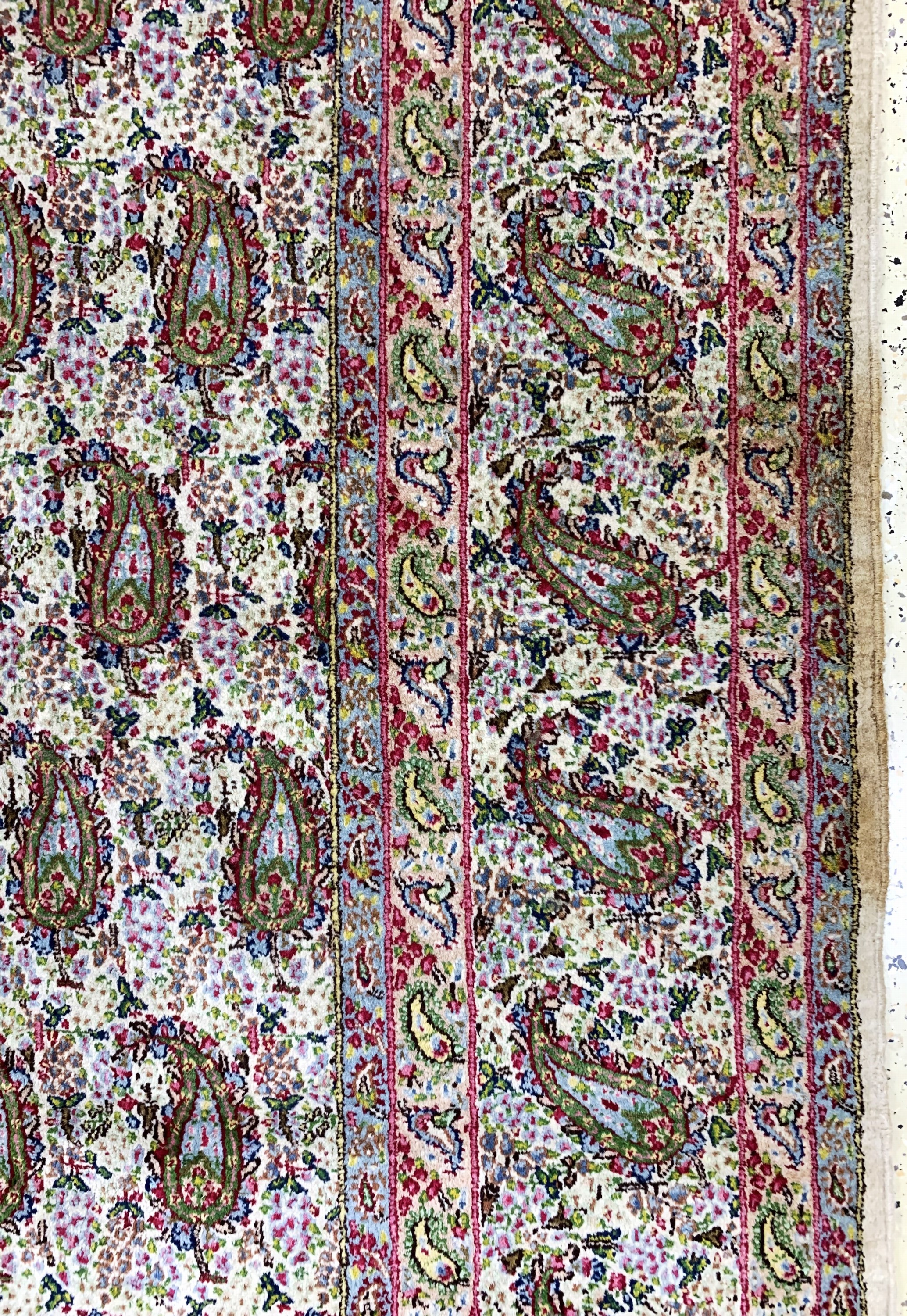 Detail c: Ghom alt, Persien, Anfang 20.Jhd, Wolle aufBaumwolle, ca. 385 x 275 cm, Reinigungsbedürftig, EHZ: 2
