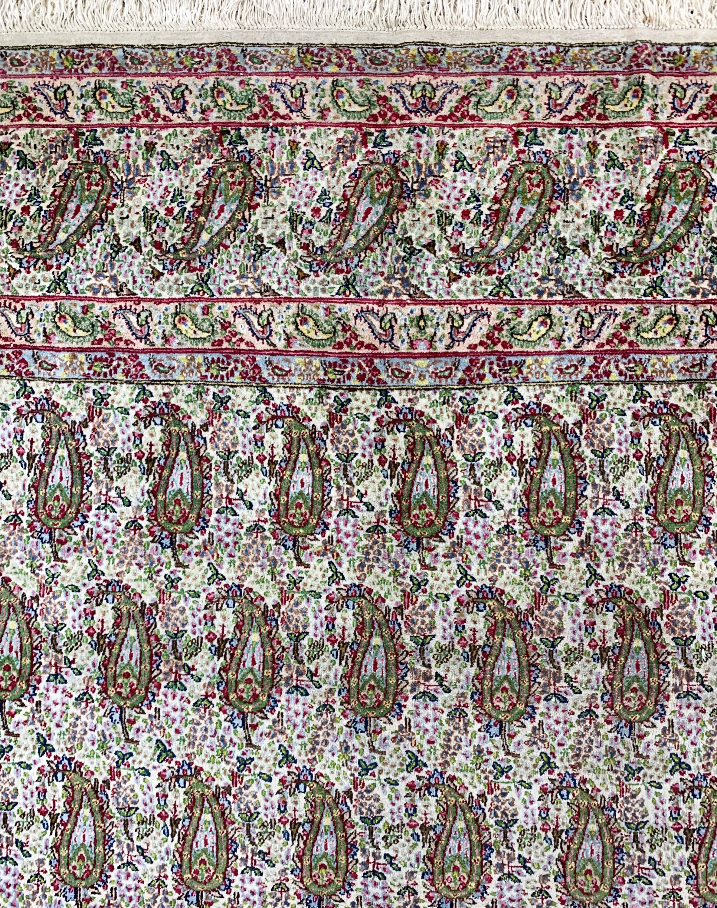Detail e: Ghom alt, Persien, Anfang 20.Jhd, Wolle aufBaumwolle, ca. 385 x 275 cm, Reinigungsbedürftig, EHZ: 2