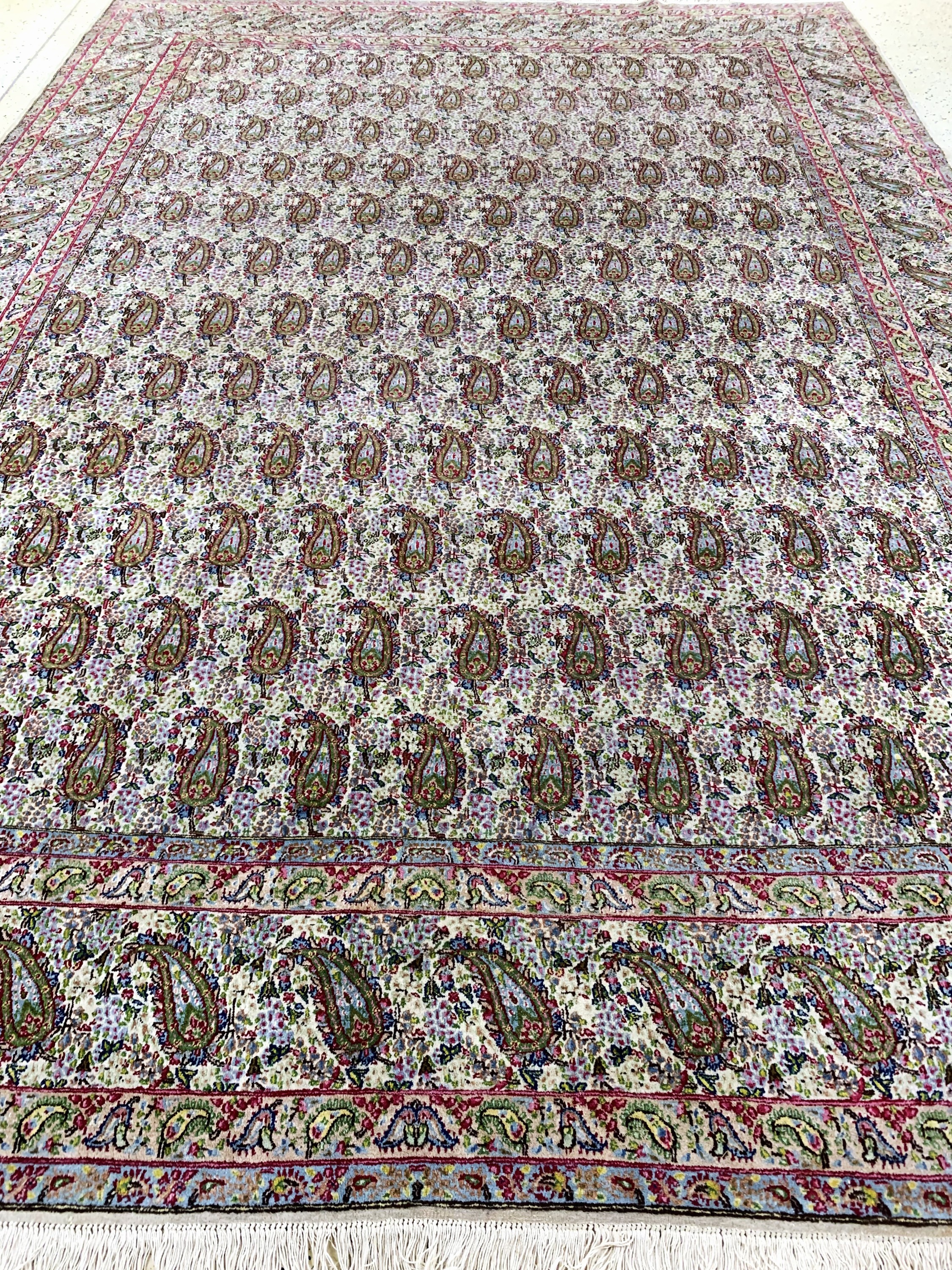 Detail g: Ghom alt, Persien, Anfang 20.Jhd, Wolle aufBaumwolle, ca. 385 x 275 cm, Reinigungsbedürftig, EHZ: 2