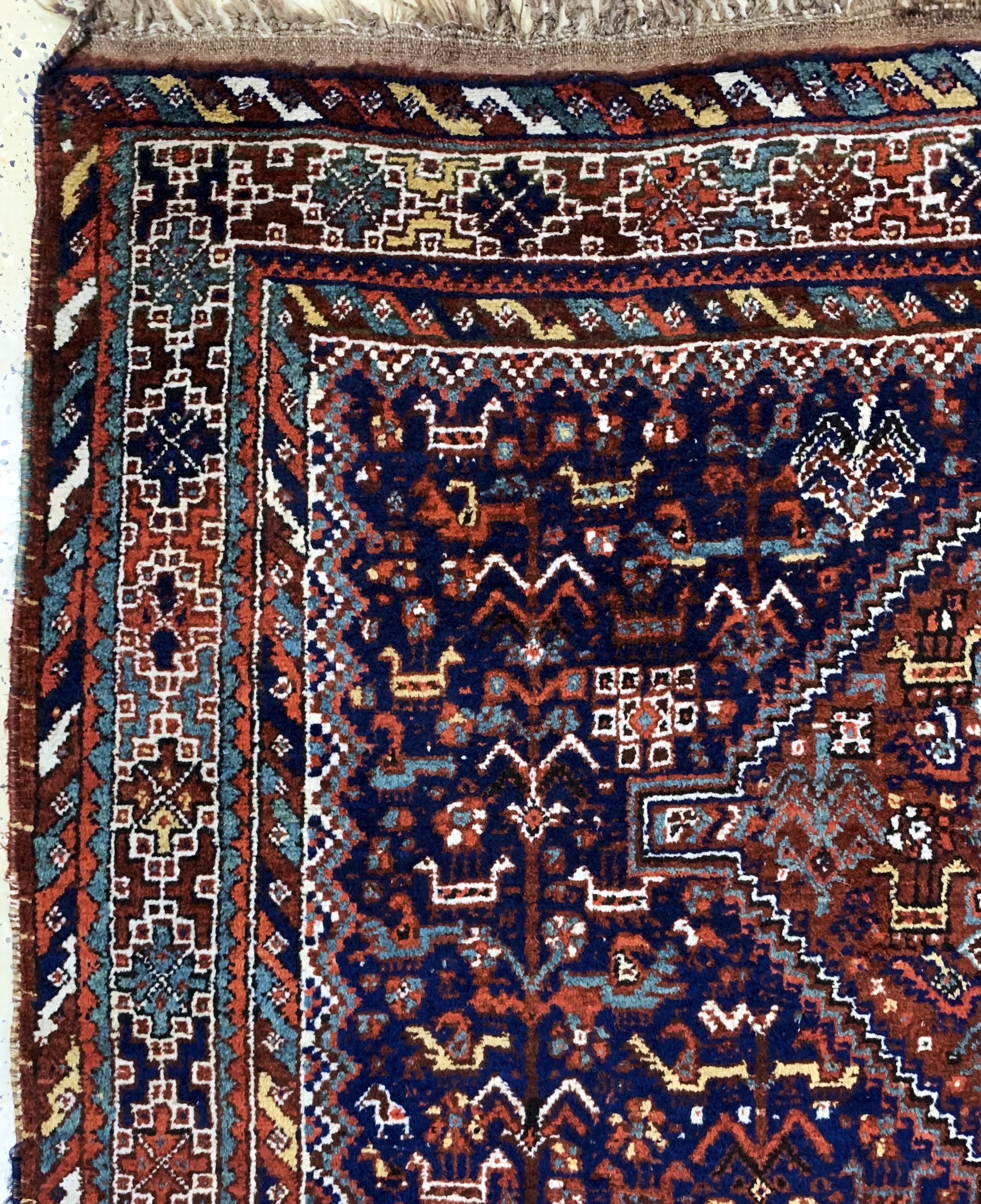 Detail d: Khamseh alt, Persien, Anfang 20.Jhd, Wolle auf Wolle, ca. 185 x 160 cm, Mottenfraß, EHZ: 3