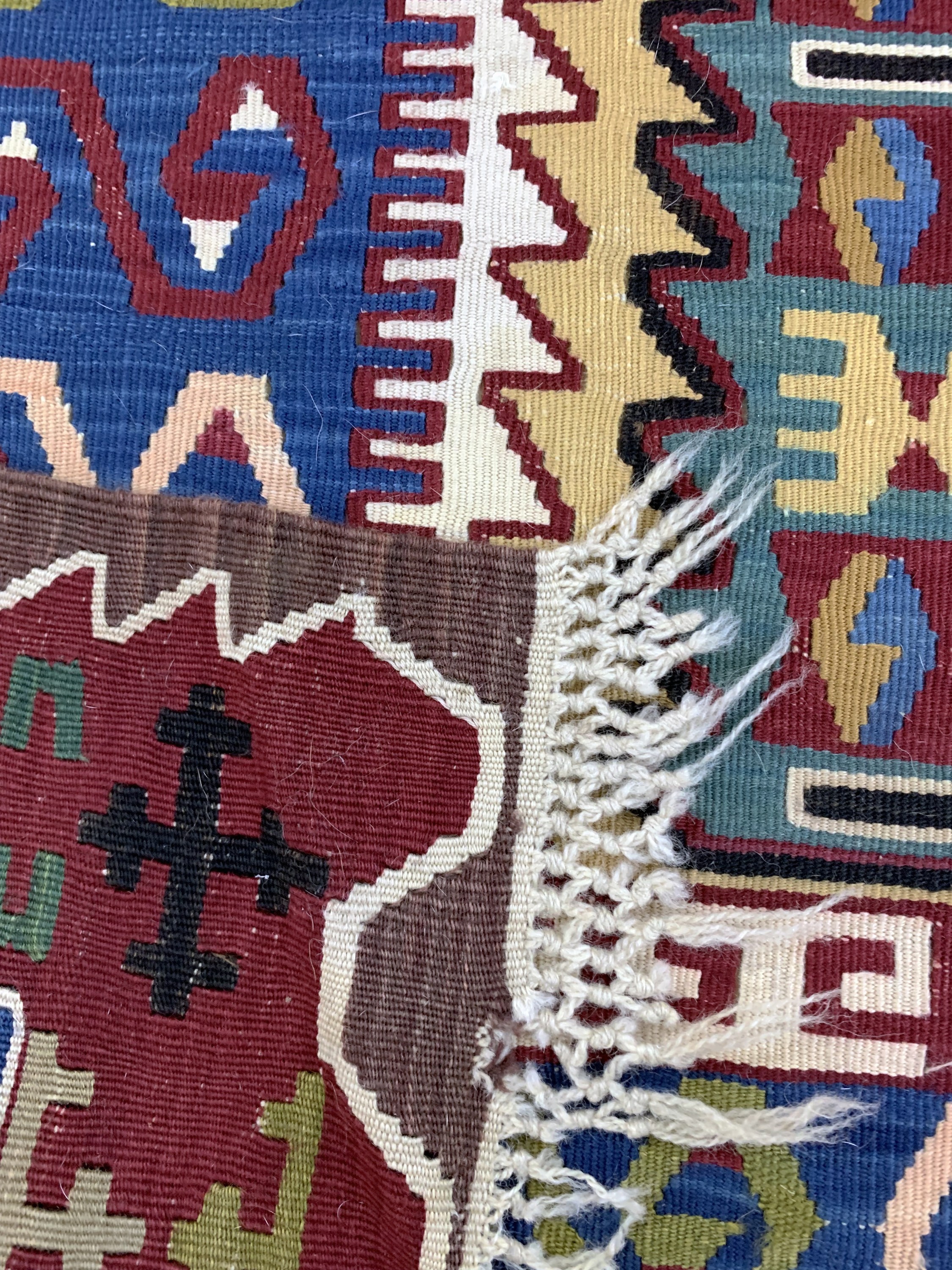 Detail e: Obruk Kelim antik, Türkei, um 1900, Wolle auf Wolle, ca. 185 x 125 cm, EHZ: 3(kleine Löcher)