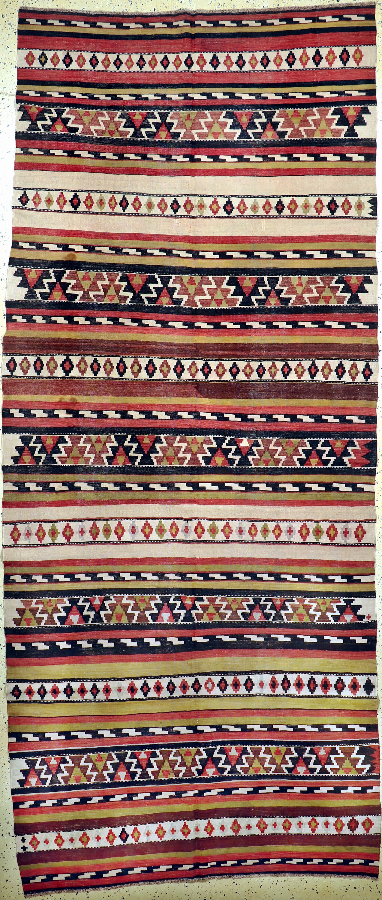 Anatol Kelim, Türkei, Anfang 20.Jhd, Wolle auf Wolle, ca. 355 x 155 cm, Reinigungsbedürftig, EHZ: 2(kleine restaurierungen)