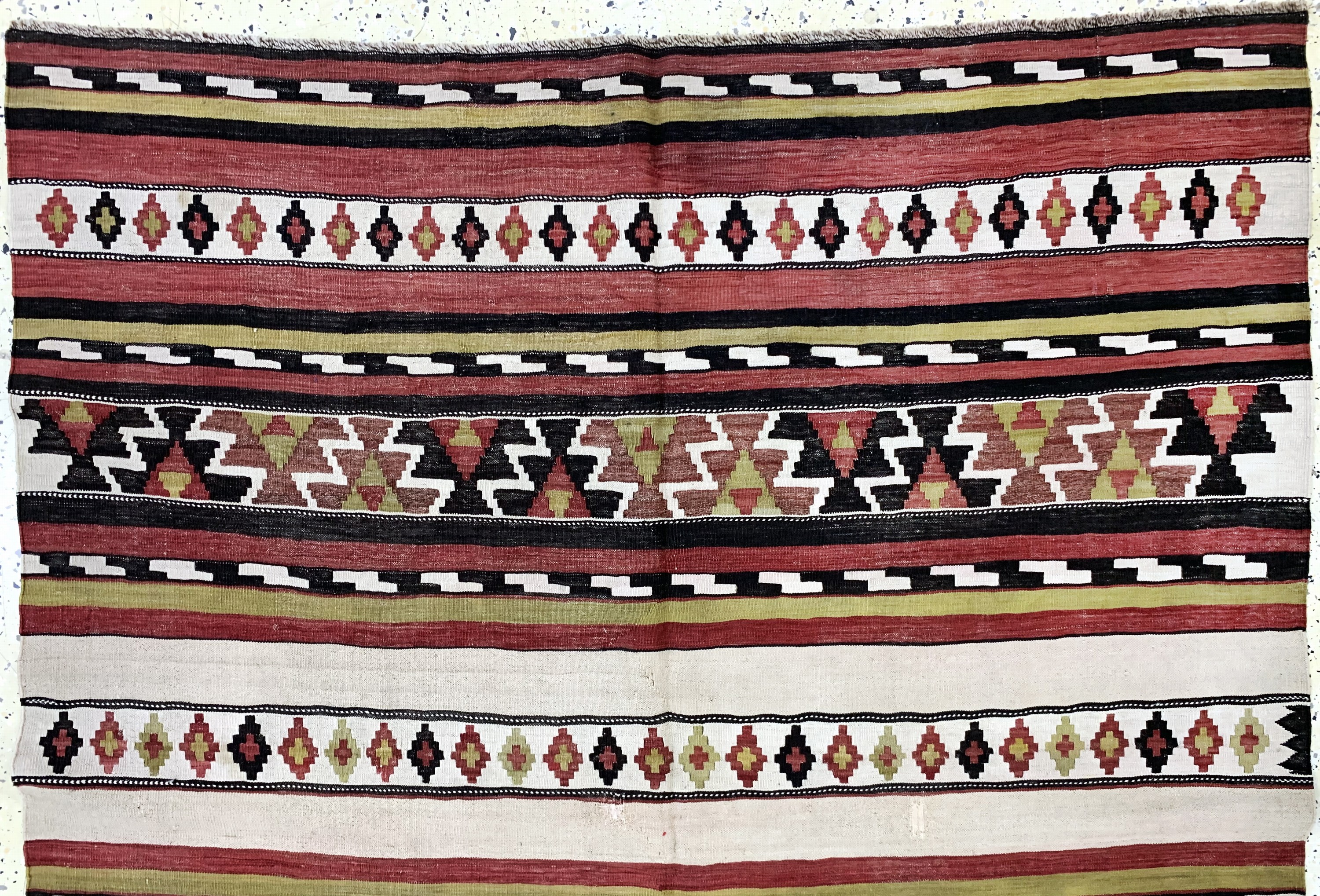Detail a: Anatol Kelim, Türkei, Anfang 20.Jhd, Wolle auf Wolle, ca. 355 x 155 cm, Reinigungsbedürftig, EHZ: 2(kleine restaurierungen)