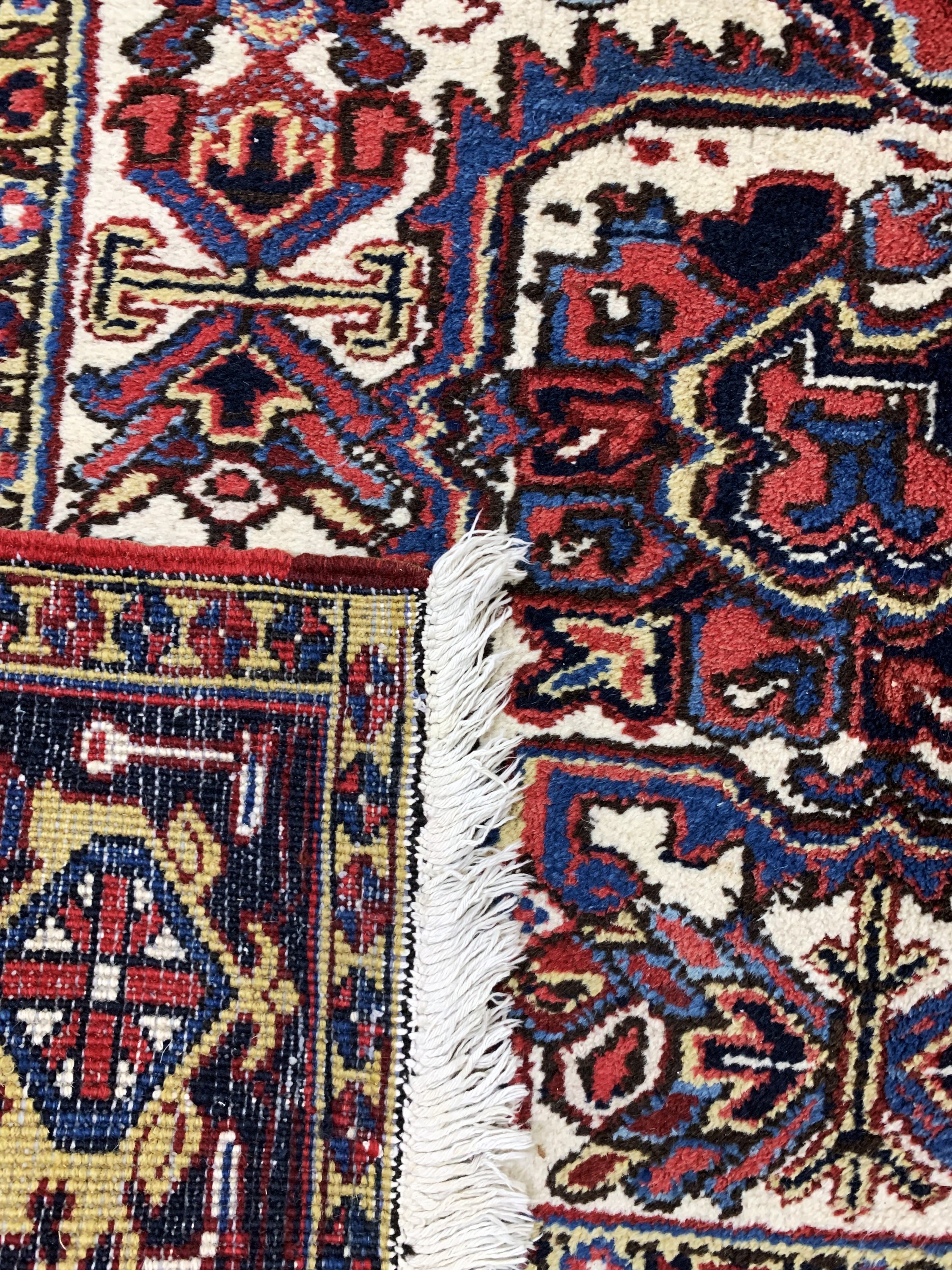 Detail h: Heriz alt, Persien, Mitte 20.Jhd, Wolle aufBaumwolle, ca. 352 x 254 cm, EHZ: 2