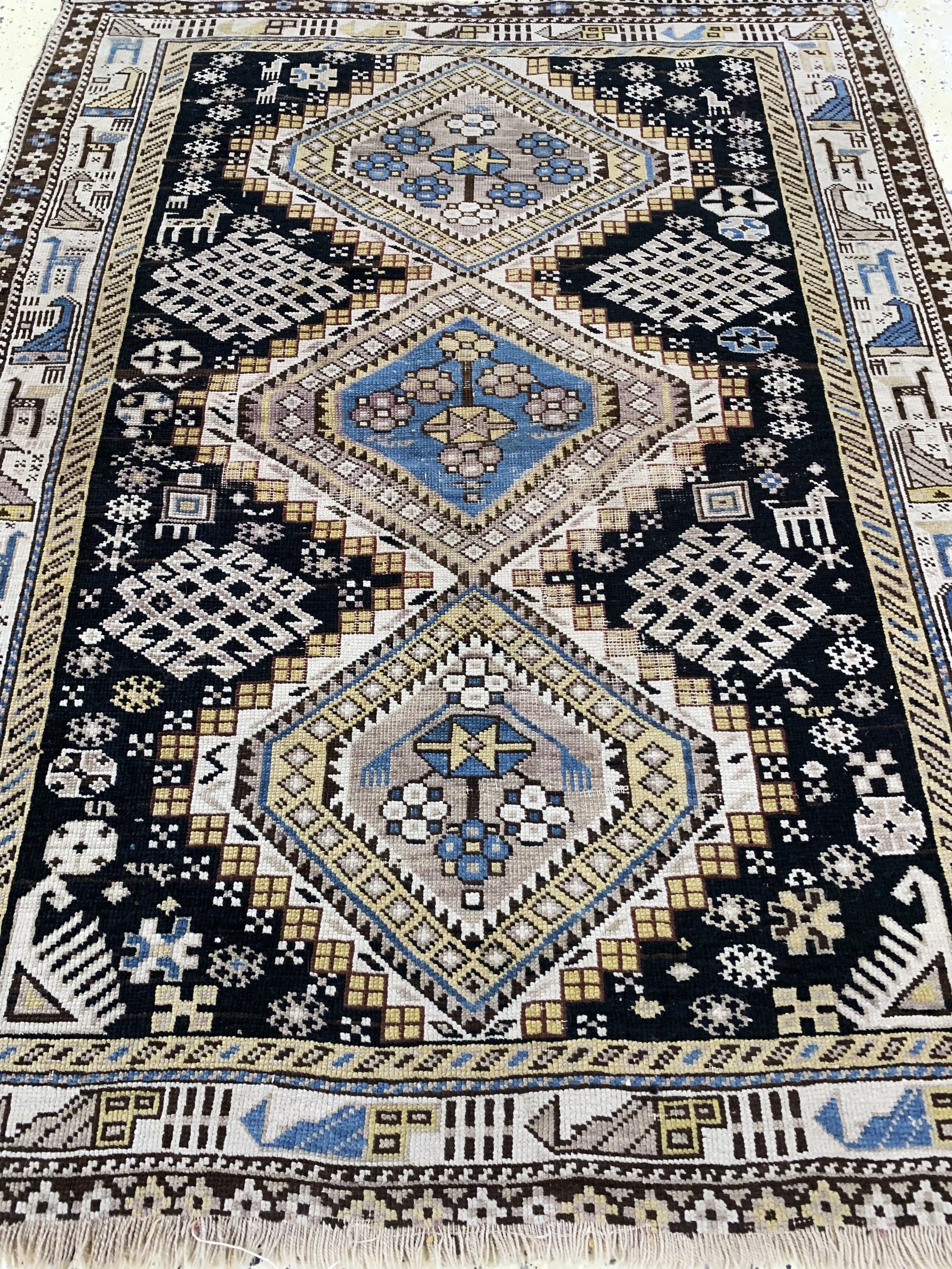 Detail d: Schirwan antik, Kaukasus, 19.Jhd, Wolle aufWolle, ca. 145 x 115 cm, EHZ: 4