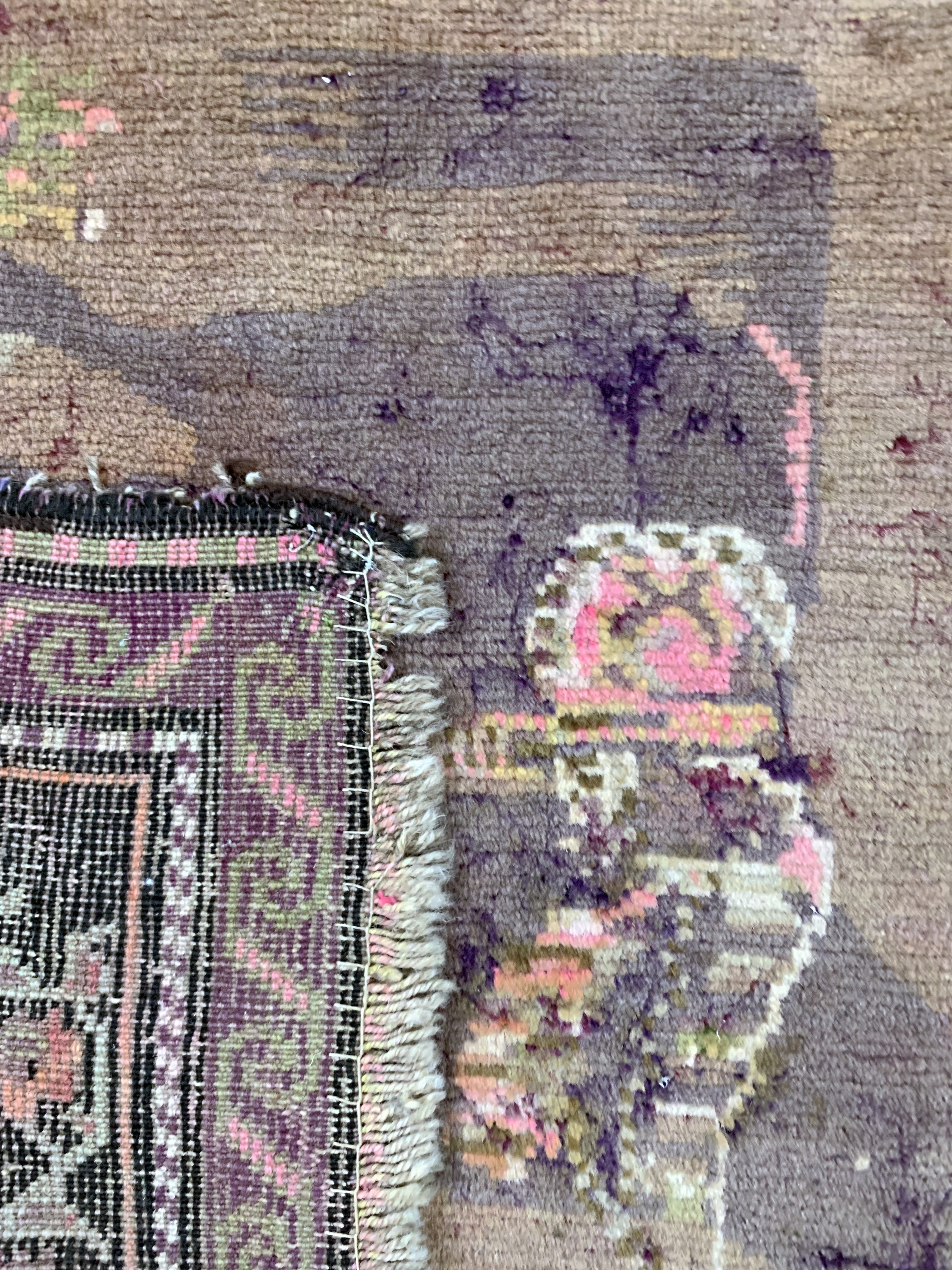 Detail e: Karabagh alt, Kaukasus, datiert 1928 -, Wolle auf Wolle, ca. 340 x 140 cm, Mottenfraß,EHZ: 3
