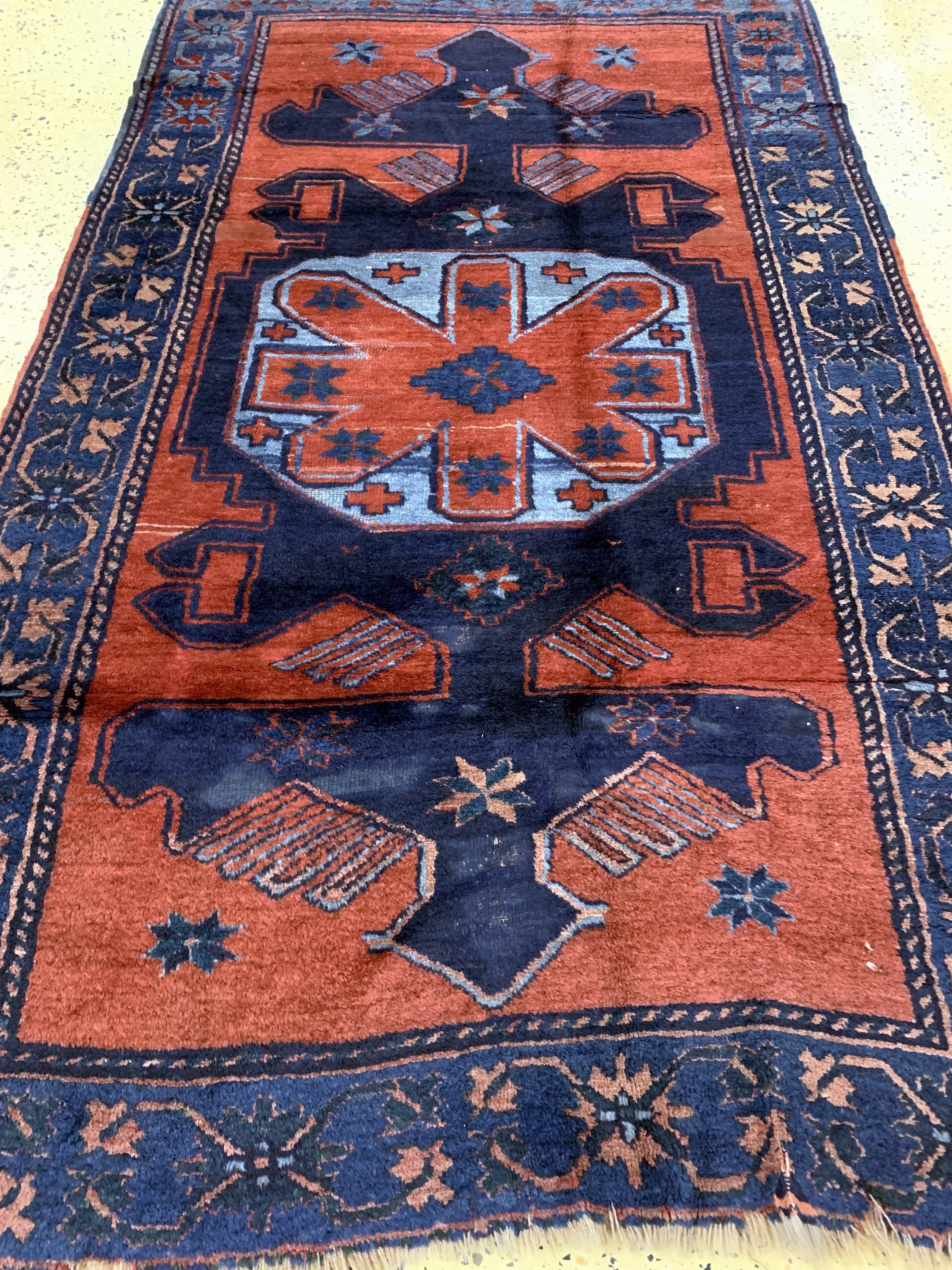 Detail d: Kazak antik, Kaukasus, um 1900, Wolle auf Wolle, ca. 214 x 125 cm, EHZ: 3-4