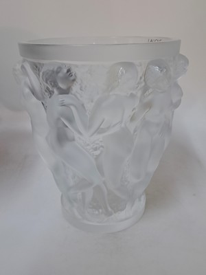26932970b - Große Vase, Lalique France, 2. Hälfte 20. Jh., Bacchantes, Kristallglas, ...