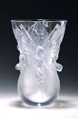 Image 26932973 - Große Fairy-Vase, Lalique, 2. Hälfte 20. Jh., Kristallglas, z.T. mattiert, ...