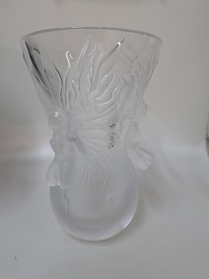 26932973c - Große Fairy-Vase, Lalique, 2. Hälfte 20. Jh., Kristallglas, z.T. mattiert, ...