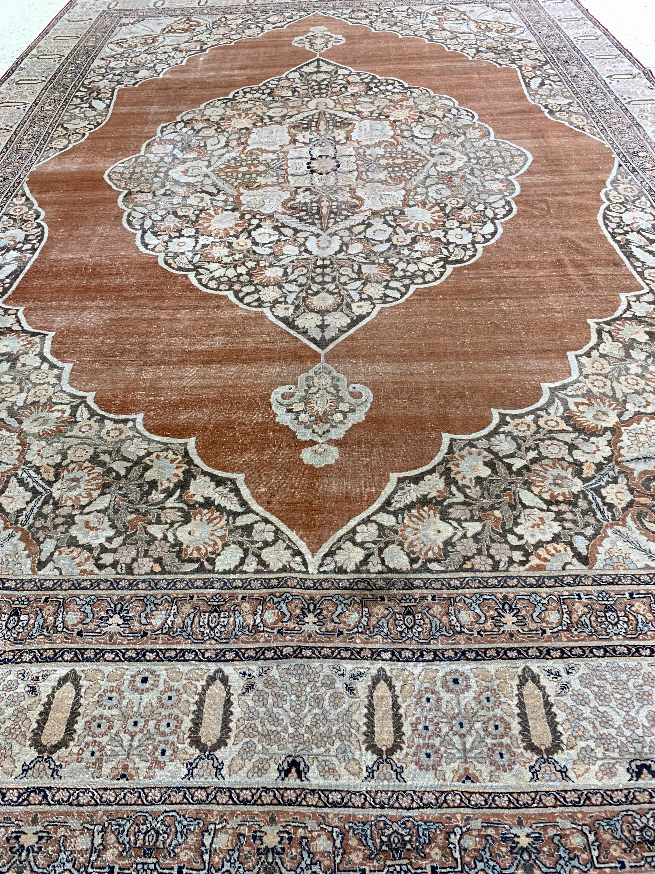 Detail j: Täbriz"Hadji-Jalili"antik, Persien, um 1900, Wolle auf Baumwolle, ca. 565 x 345 cm, verkürzt, EHZ: 3
