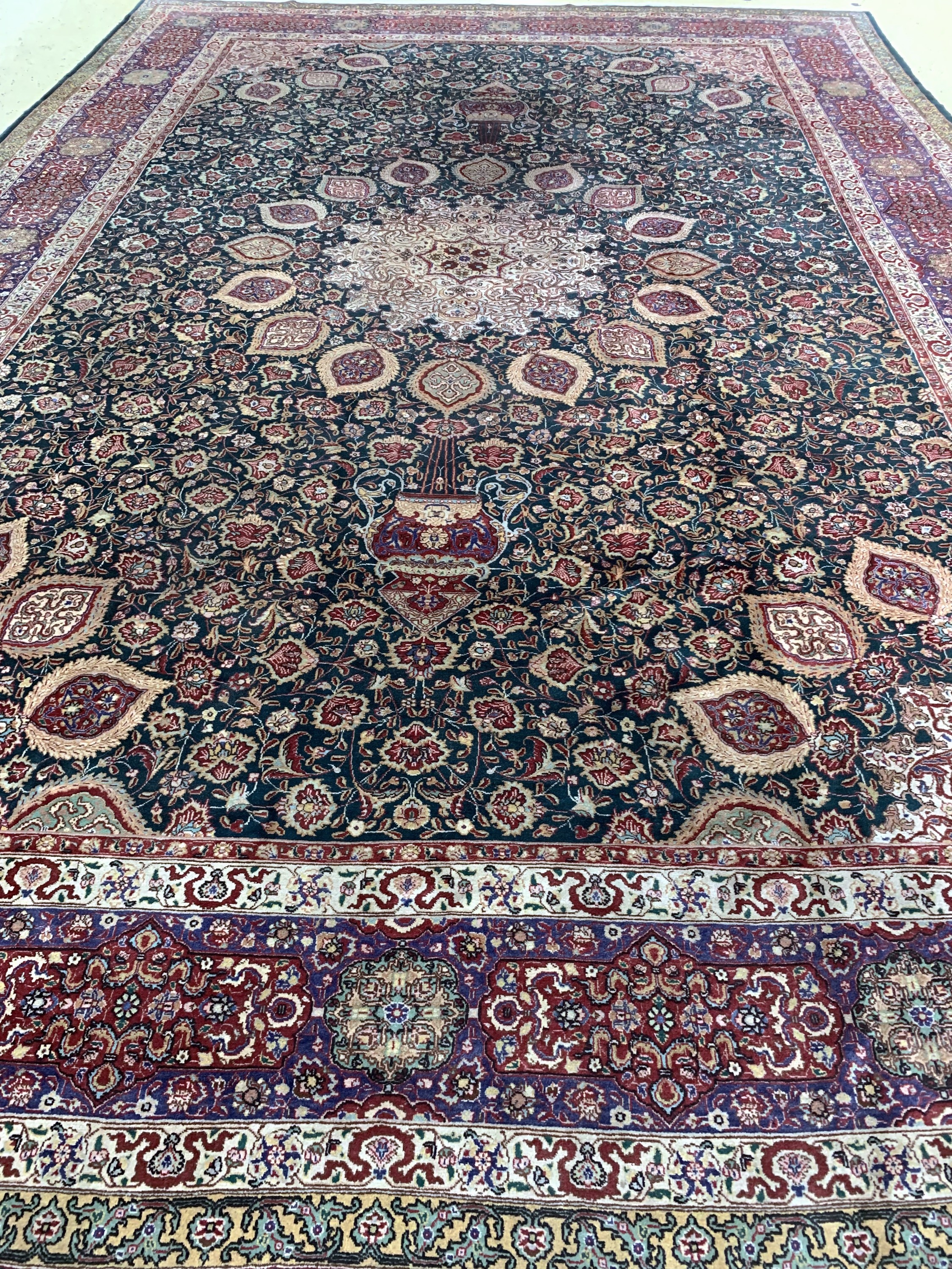 Detail h: Täbriz"Sheikh-Safi"Muster, Persien, Anfang 20.Jhd, Wolle auf Baumwolle, ca. 497 x 338 cm,EHZ: 2
