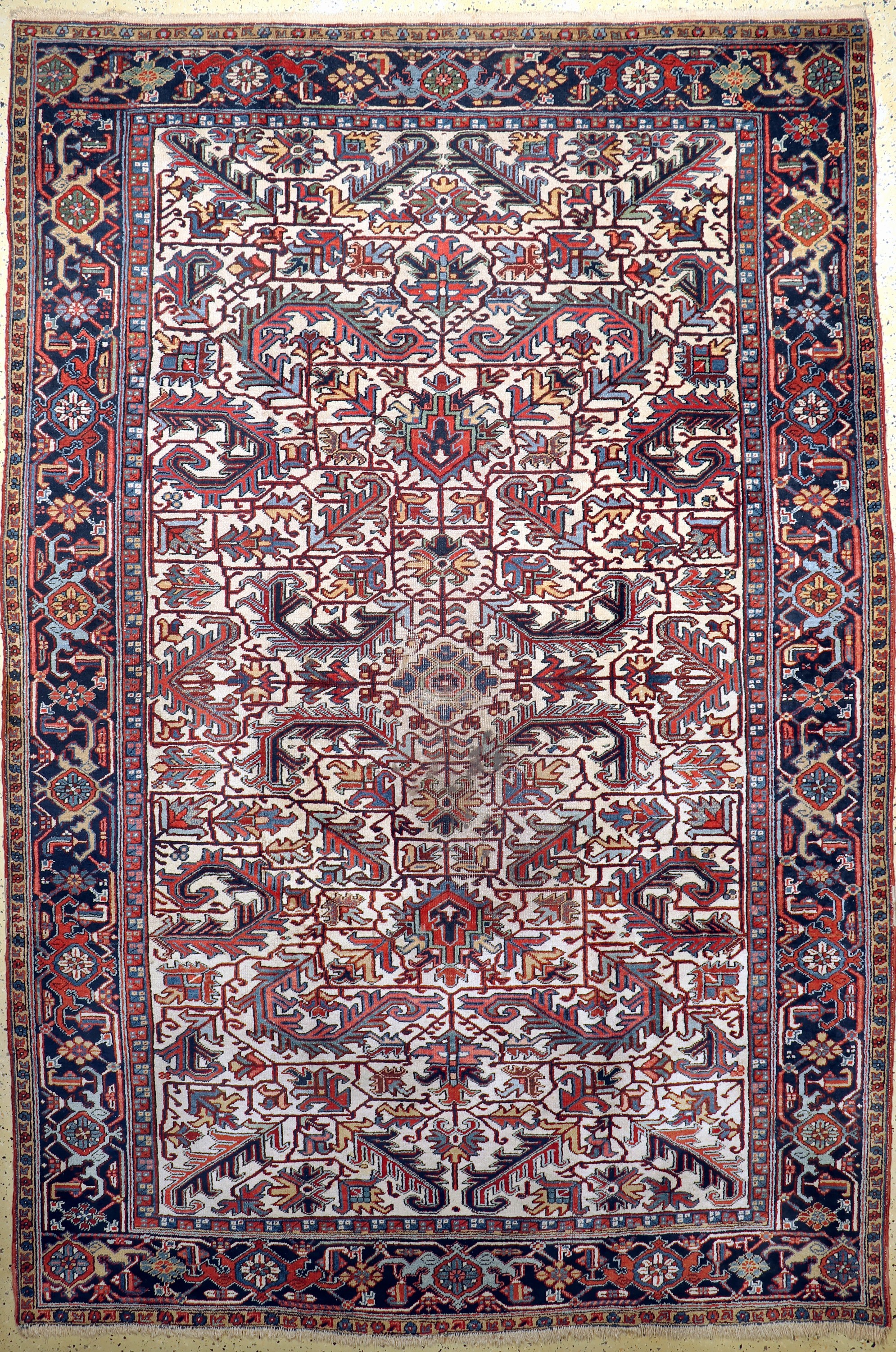 Heriz alt, Persien, Anfang 20.Jhd, Wolle auf Baumwolle, ca. 335 x 225 cm, EHZ: 3