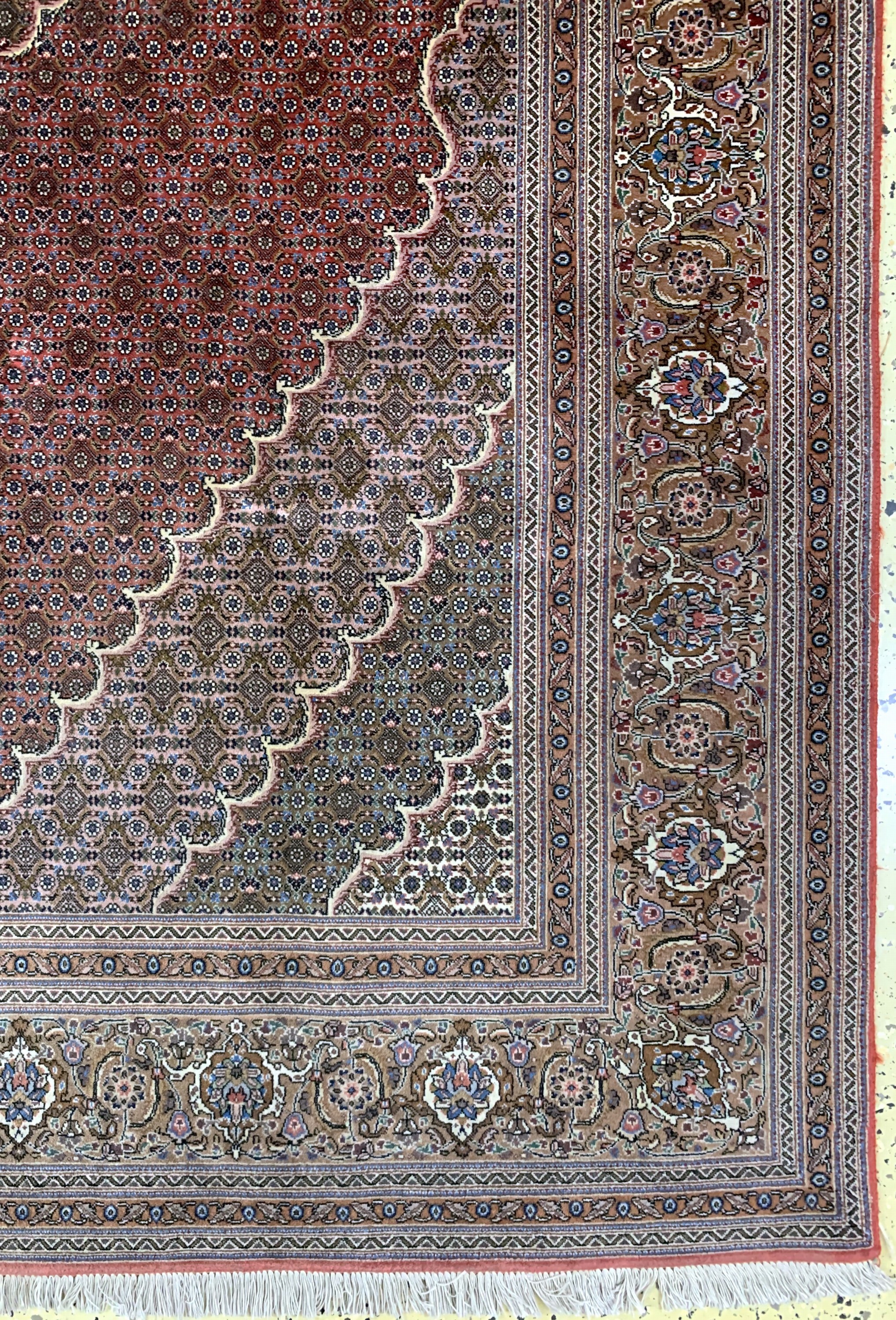 Detail a: Täbriz fein(50 Raj), Persien, Ende 20.Jhd, Korkwolle mit Seide, ca. 300 x 200 cm, ca. 500.000 Kn/qm, verblasst, EHZ: 2