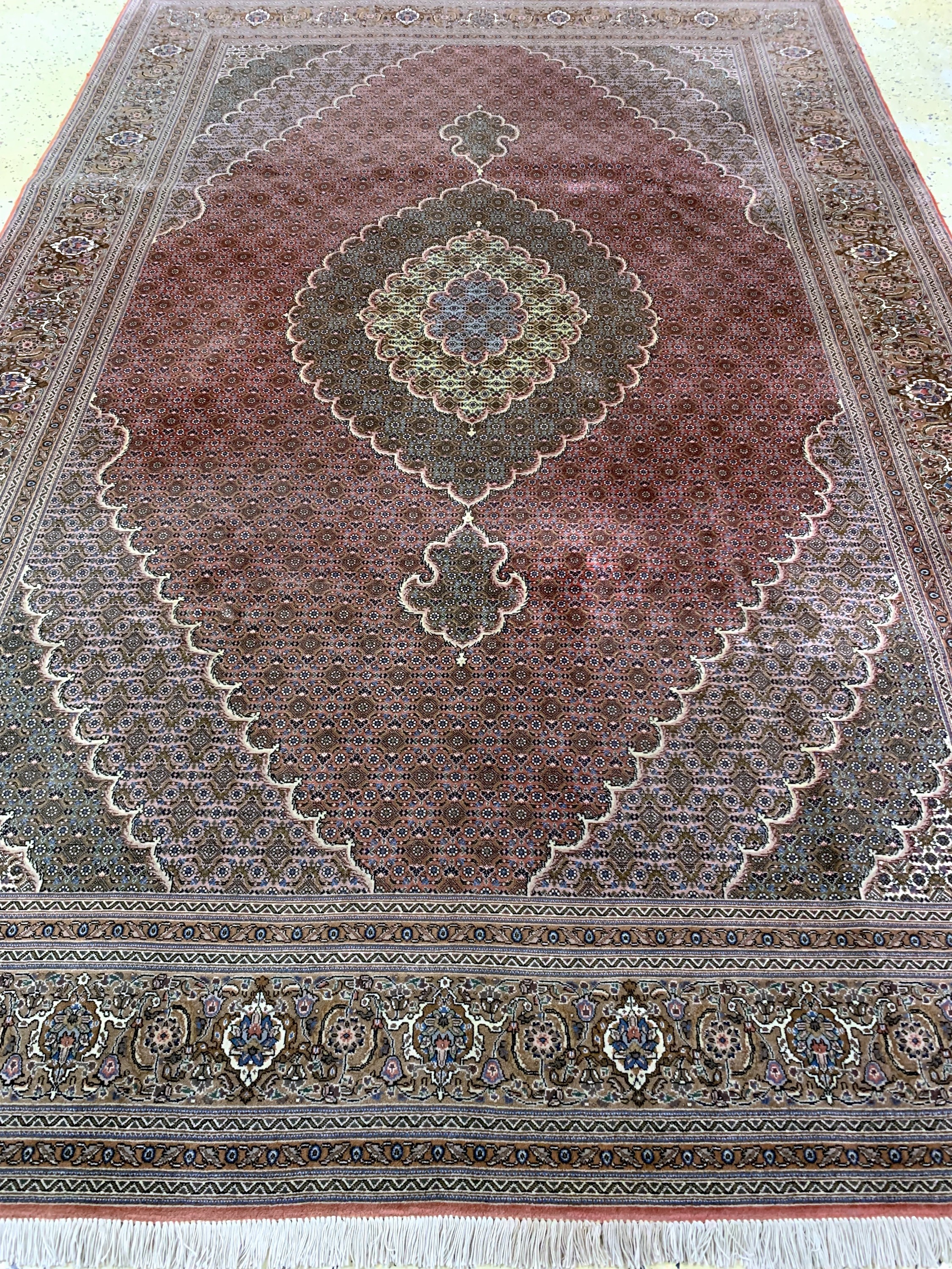 Detail f: Täbriz fein(50 Raj), Persien, Ende 20.Jhd, Korkwolle mit Seide, ca. 300 x 200 cm, ca. 500.000 Kn/qm, verblasst, EHZ: 2