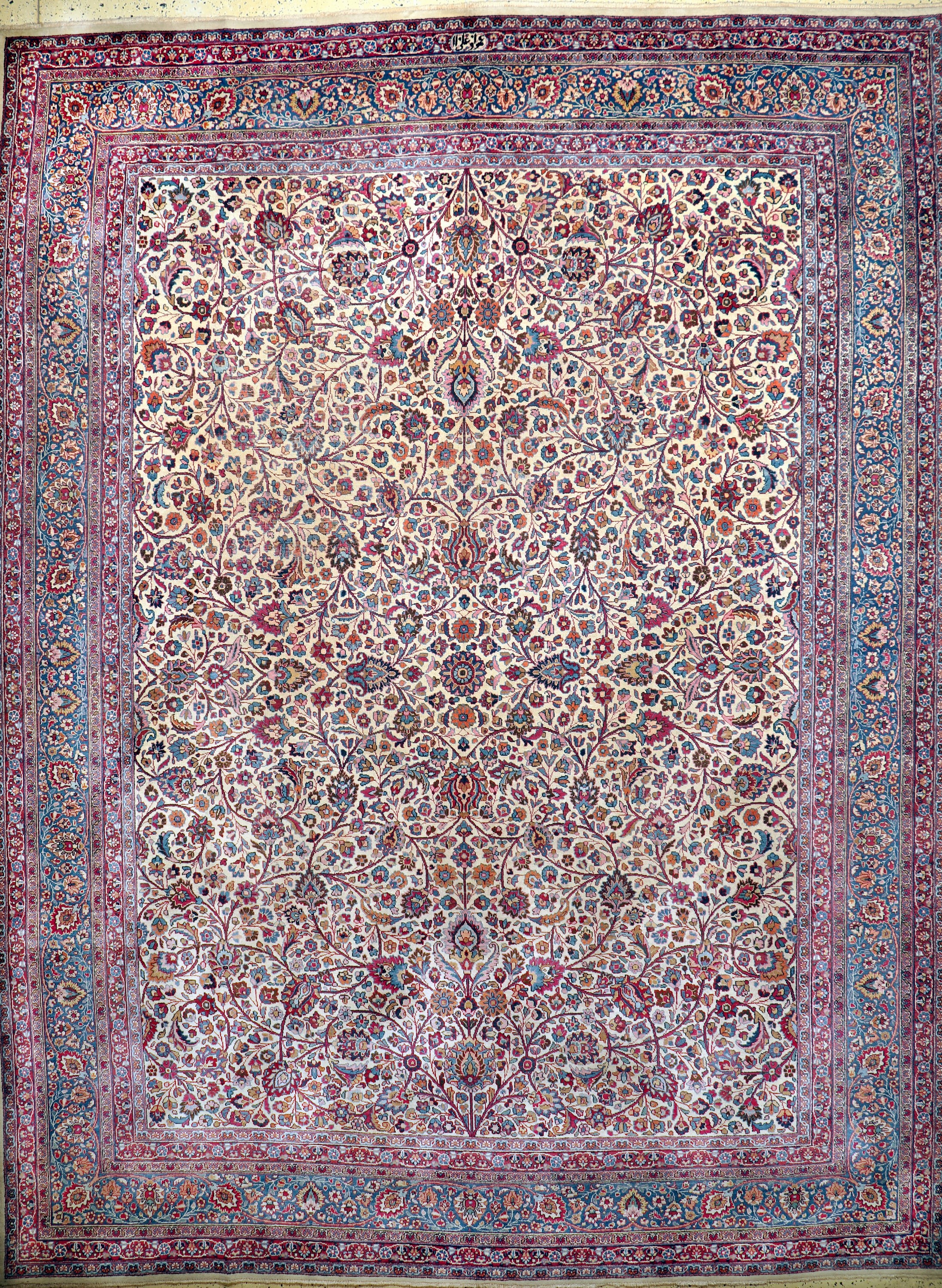 Mesched alt Persien, signiert"Amoghli", Mitte 20.Jhd, Wolle auf Baumwolle, ca. 411 x 314 cm, EHZ: 3