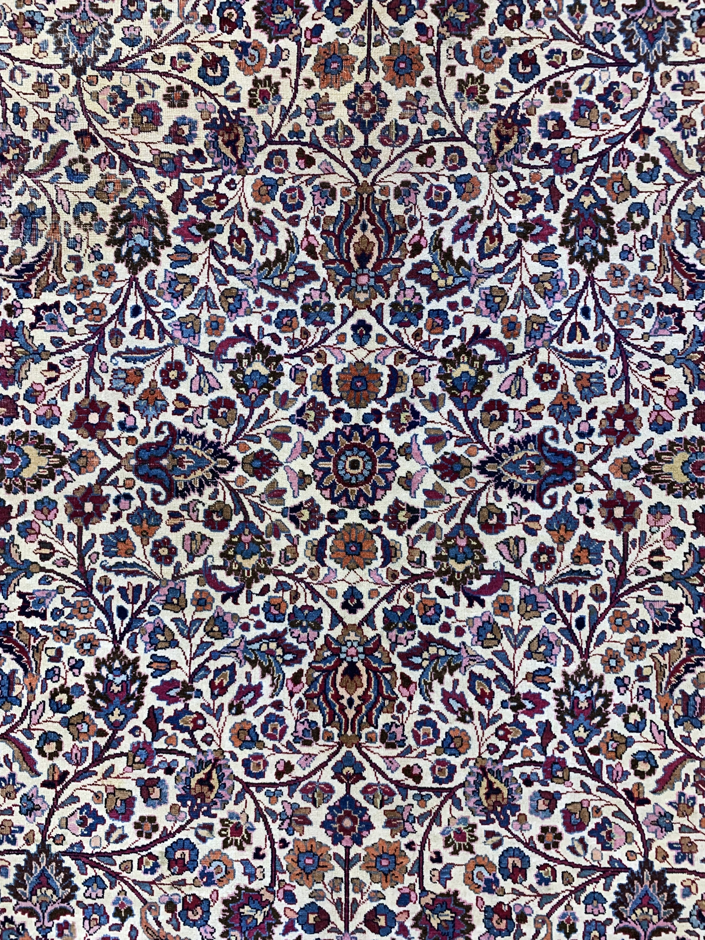 Detail c: Mesched alt Persien, signiert"Amoghli", Mitte 20.Jhd, Wolle auf Baumwolle, ca. 411 x 314 cm, EHZ: 3