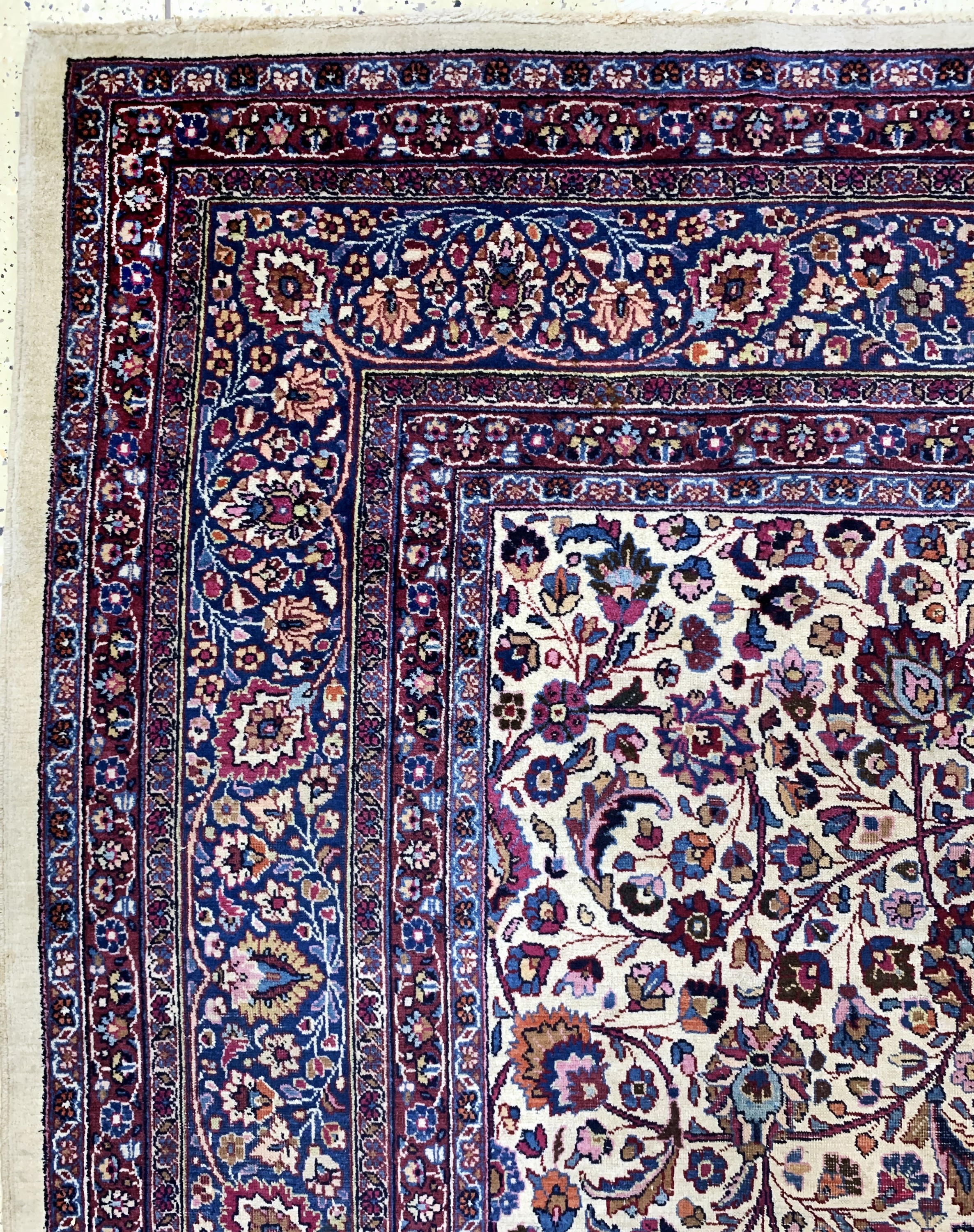 Detail d: Mesched alt Persien, signiert"Amoghli", Mitte 20.Jhd, Wolle auf Baumwolle, ca. 411 x 314 cm, EHZ: 3