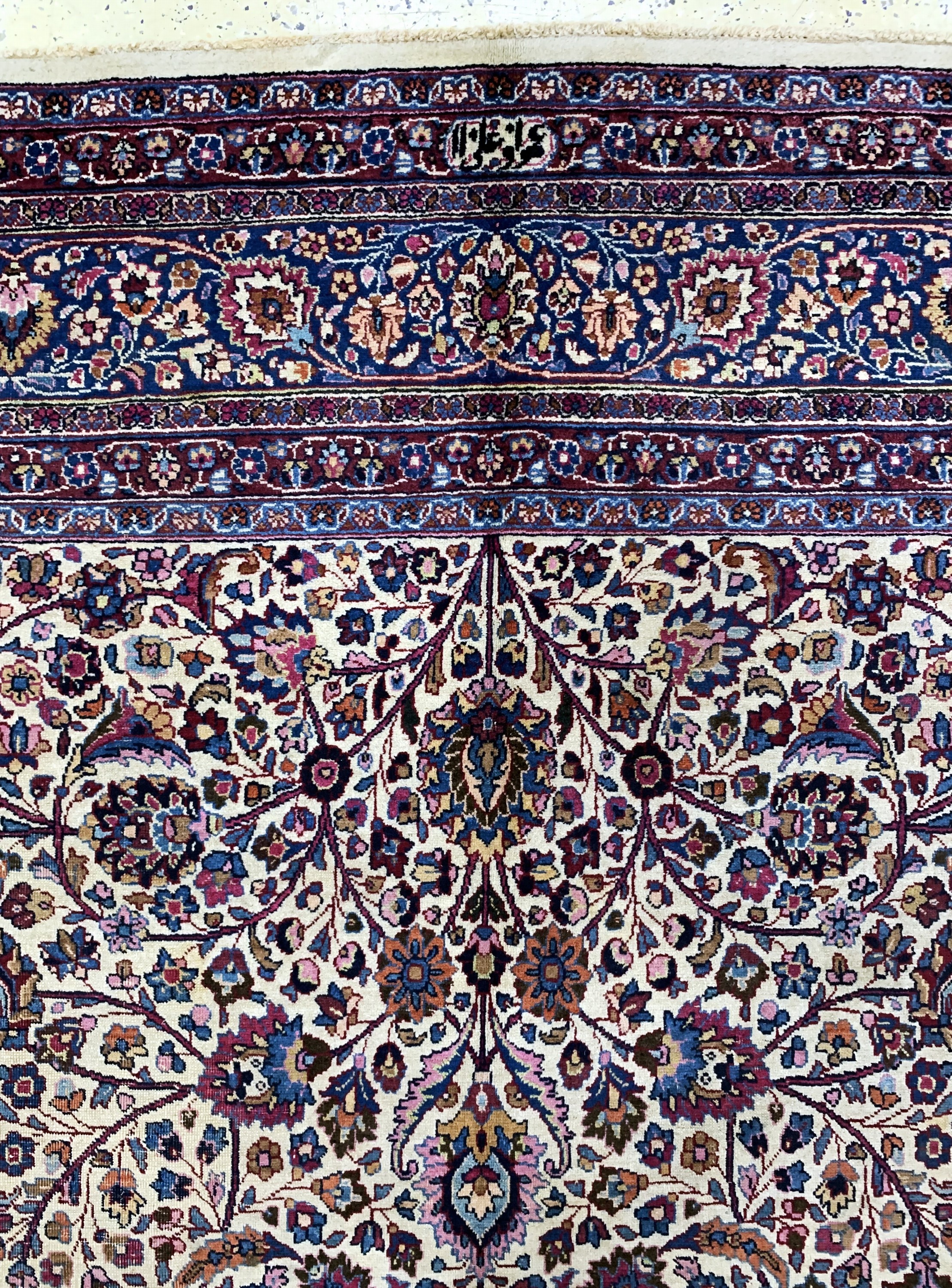 Detail e: Mesched alt Persien, signiert"Amoghli", Mitte 20.Jhd, Wolle auf Baumwolle, ca. 411 x 314 cm, EHZ: 3