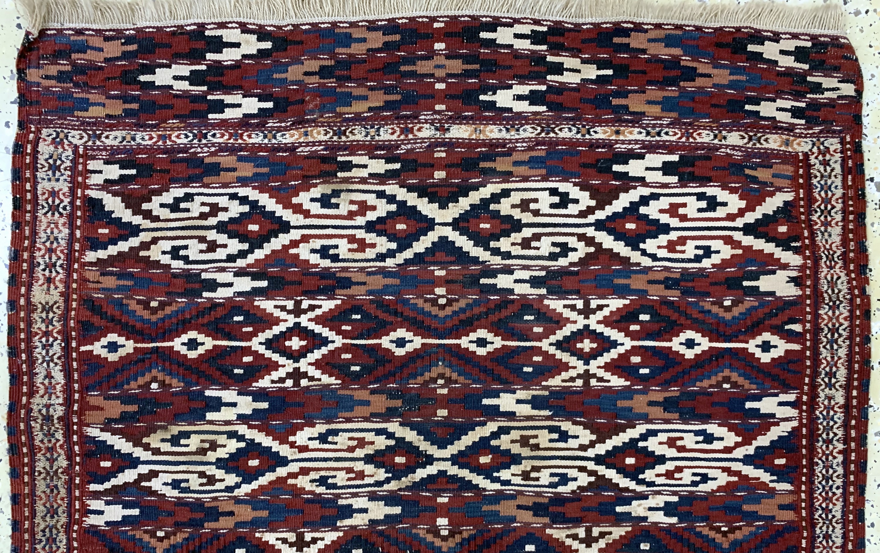 Detail a: Sumakh alt, Turkmenistan, Anfang 20.Jhd, Wolle auf Wolle, ca. 200 x 100 cm, EHZ: 2-3(kleiner Riss am Rand).