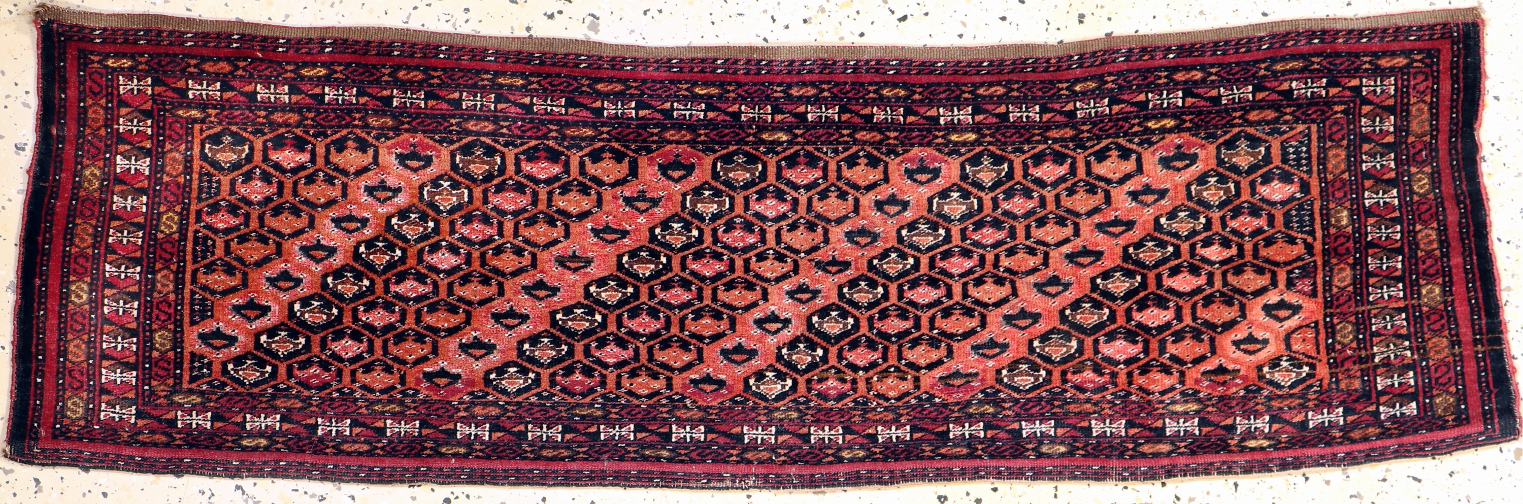 "Saryk"Torba antik, Turkmenistan, 19.Jhd, Wolle mit Seide auf Wolle, ca. 130 x 40 cm, EHZ: 2-3