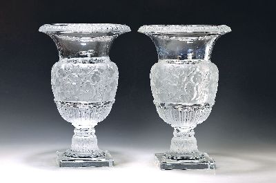 Image 26933155 - Paar Kratervasen Lalique, France, 2. Hälfte 20. Jh., Versailles, Kristallglas, ...