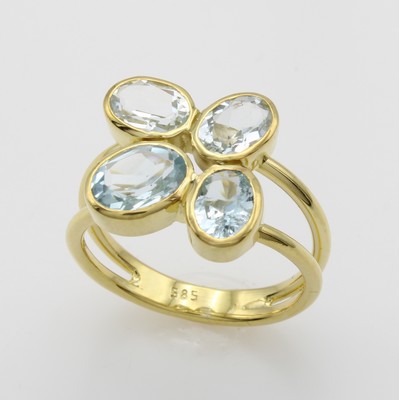 26933171a - Ring mit Aquamarinen, GG 585/000, 4 oval facett. Aquamarine zus. ca. 2.9 ct, geteilte ...