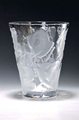 Image 26933176 - Große Vase, Lalique, Isfahan, 2. H. 20. Jh., Kristallglas, Rosendekor, z.T. ...