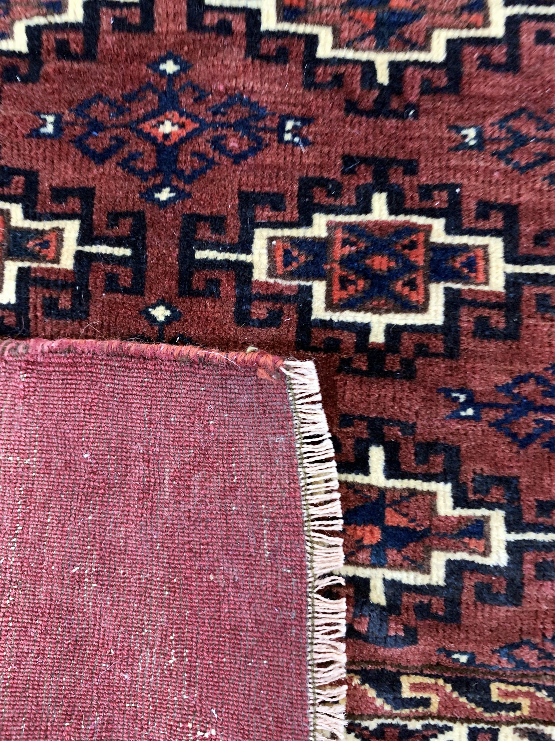Detail d: Tekke Tschowal antik, Turkmenistan, 19.Jhd,Wolle auf Wolle, ca. 117 x 80 cm, EHZ: 2-3